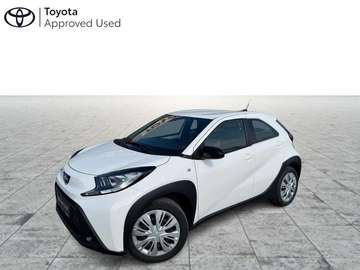 Hatchback 1.0L CVT play