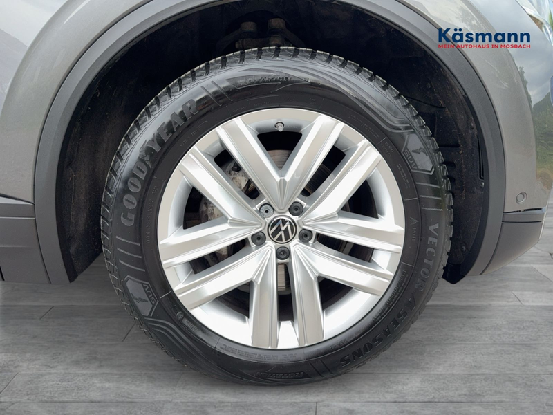 Volkswagen Touareg 3.0TDI 4Motion AHK LUFTF NAVI KAM LED — photo 8
