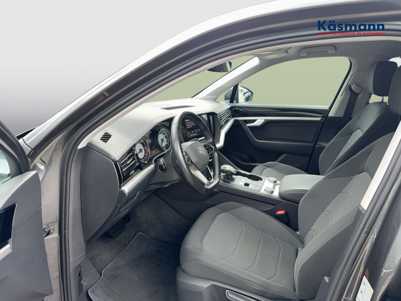 Volkswagen Touareg 3.0TDI 4Motion AHK LUFTF NAVI KAM LED — photo 10