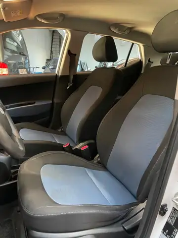 Hyundai I10 view 5