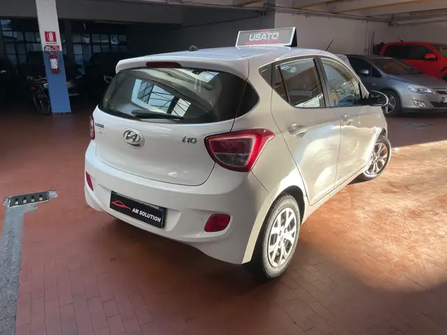 Hyundai I10 view 3