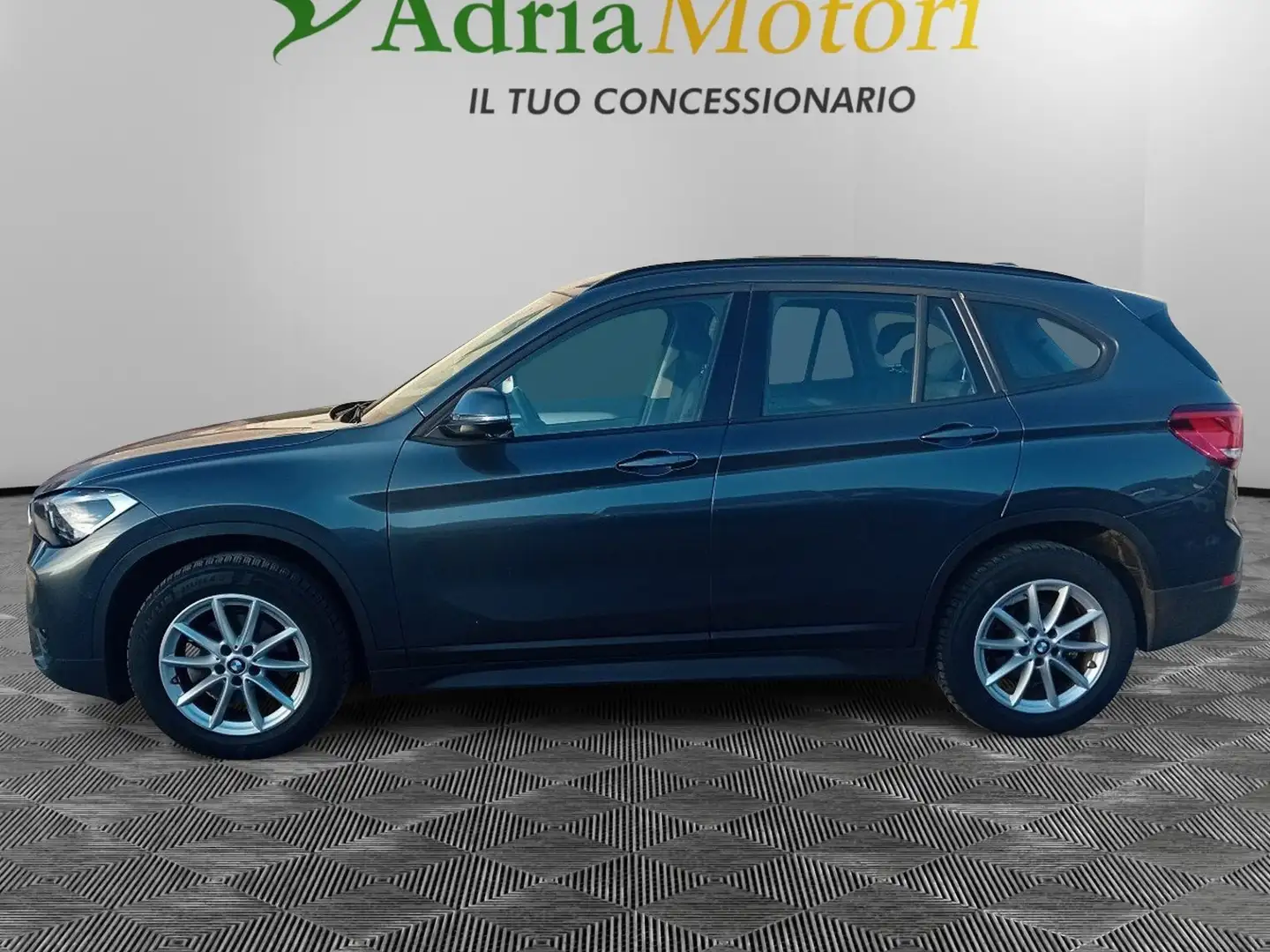 BMW X1 X1 sDrive18d Business Advantage Gris - 2