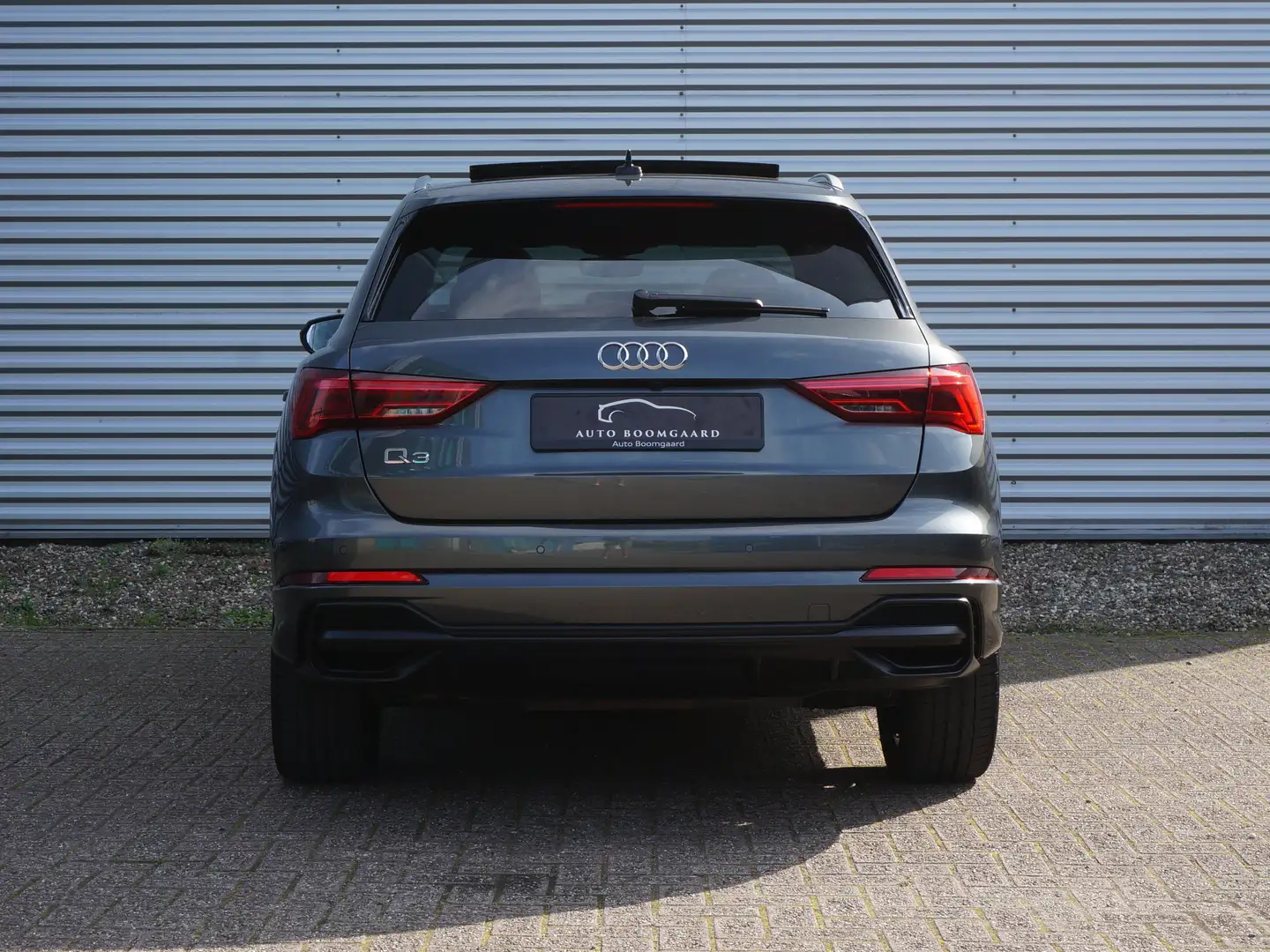 Audi Q3 45 TFSI-e 3x S-Line| Pano 360' Cam Trkhaak Carplay Grijs - 2