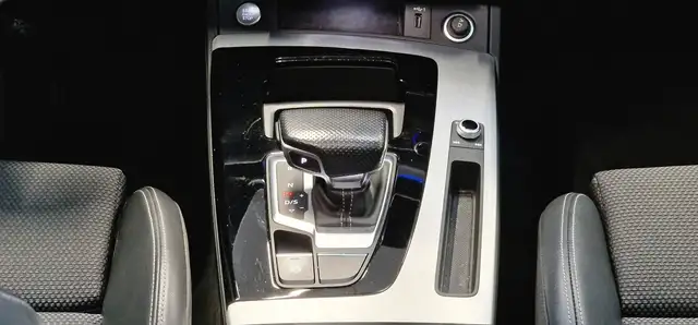 Audi Q5 view 18