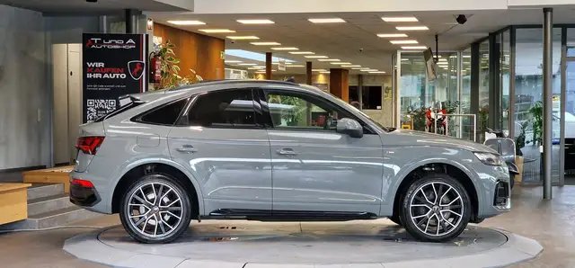 Audi Q5 view 5