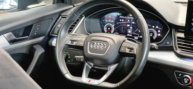 Audi Q5 view 14