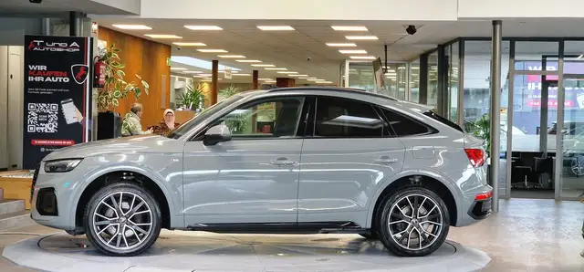 Audi Q5 view 4
