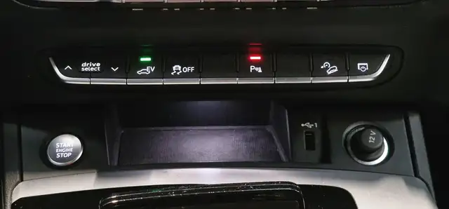 Audi Q5 view 25