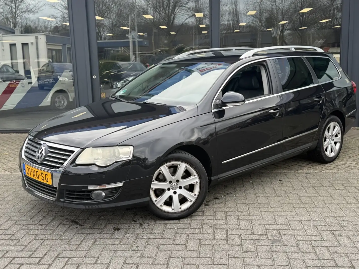 Volkswagen Passat Variant 2.0 FSI Highline Bns Schwarz - 2