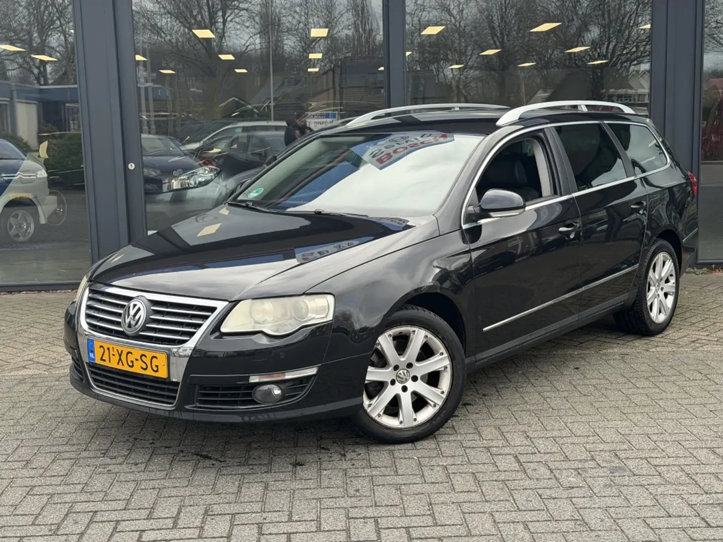 Volkswagen Passat Variant 2.0 FSI Highline Bns Schwarz - 1