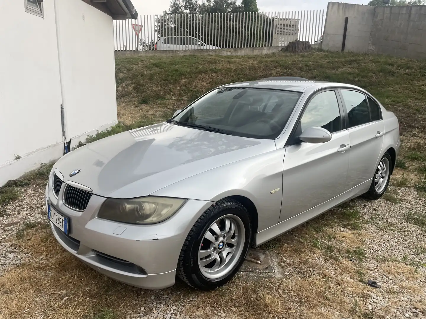 BMW 320 Serie 3 E90 Berlina 320d Futura 177cv Argento - 1