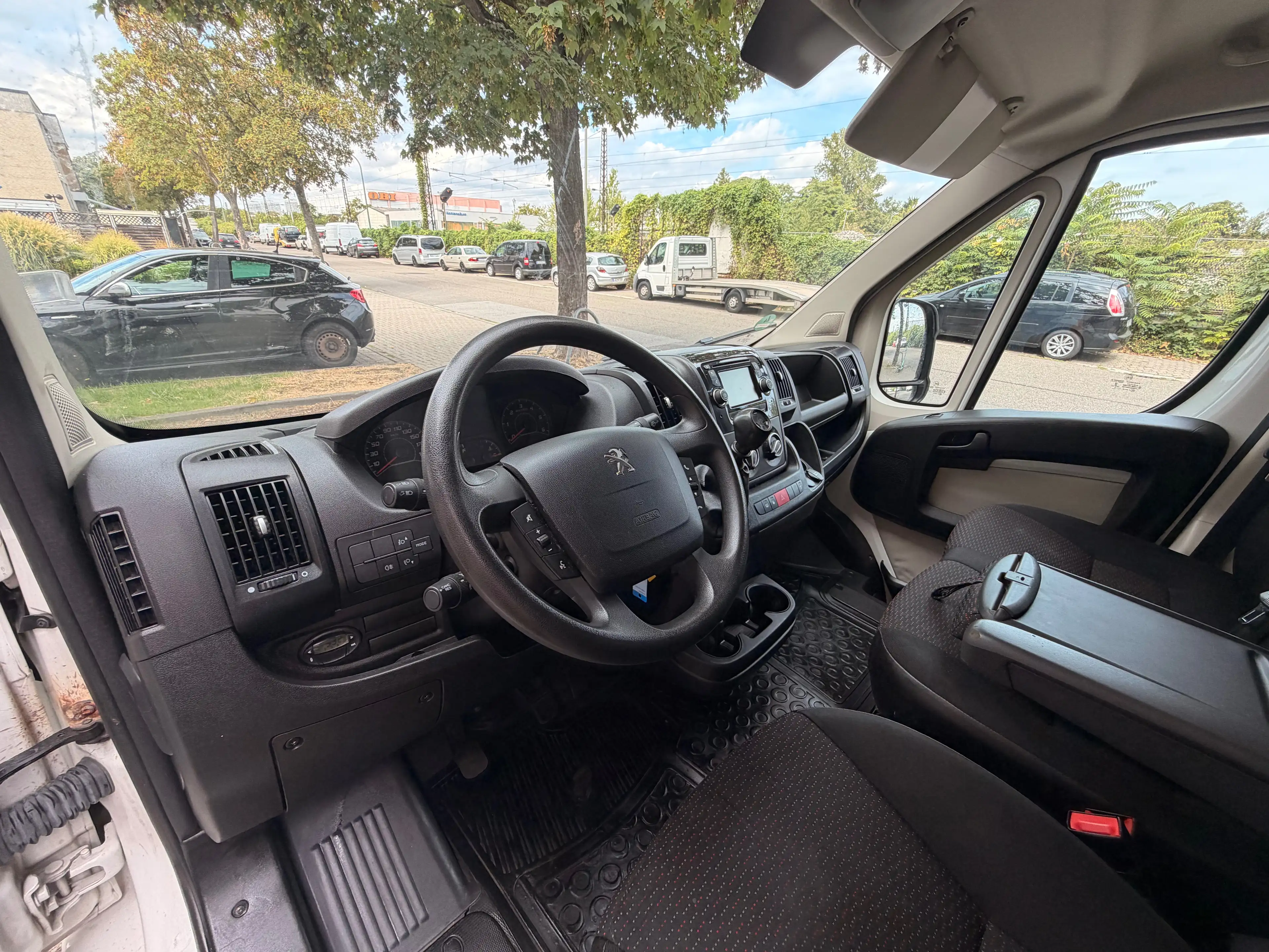 Peugeot Boxer Cam/Navi/2S-Türen/333 L2H2 Premium BlueHDi 130 — photo 11