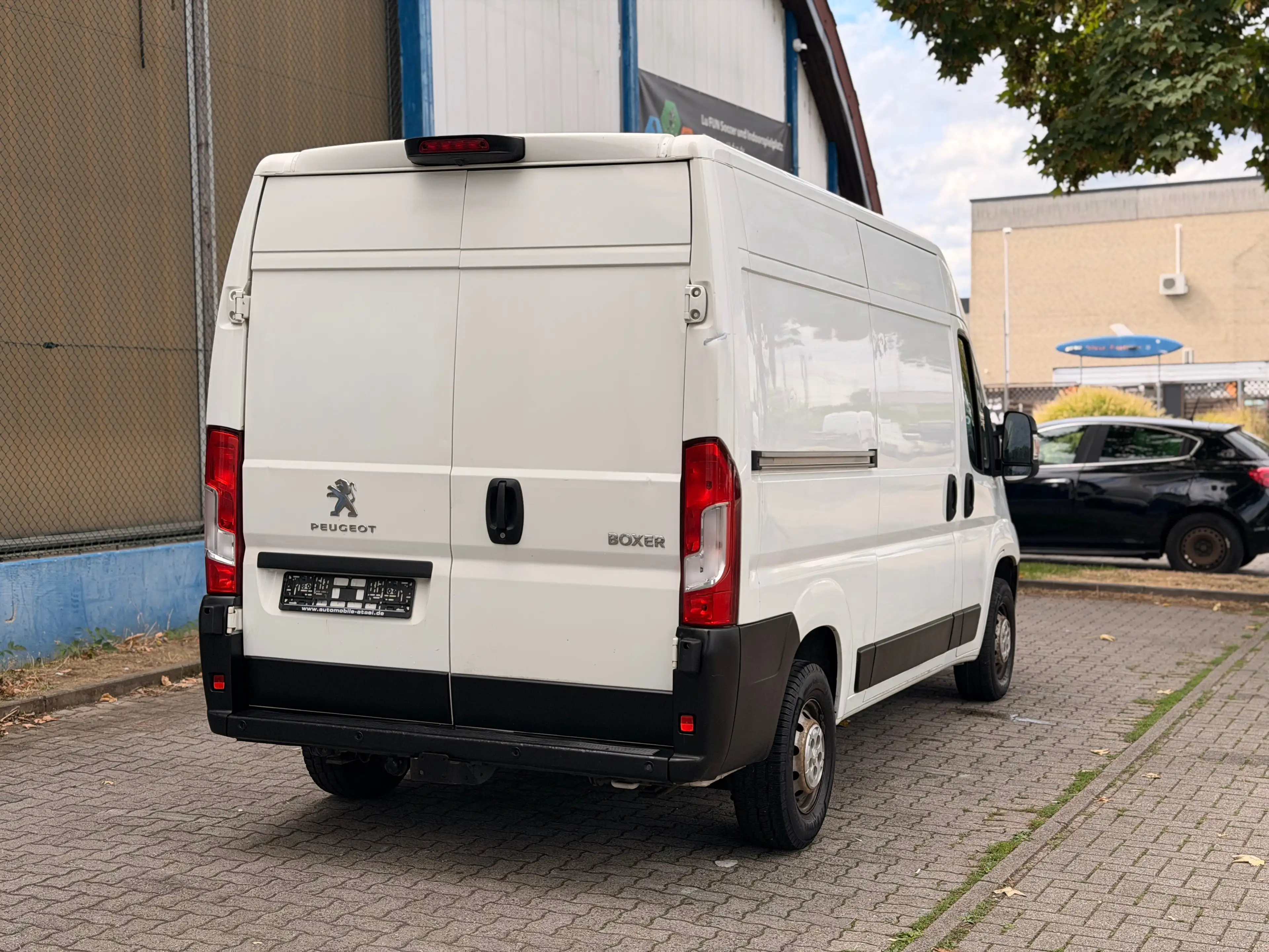 Peugeot Boxer Cam/Navi/2S-Türen/333 L2H2 Premium BlueHDi 130 — photo 4