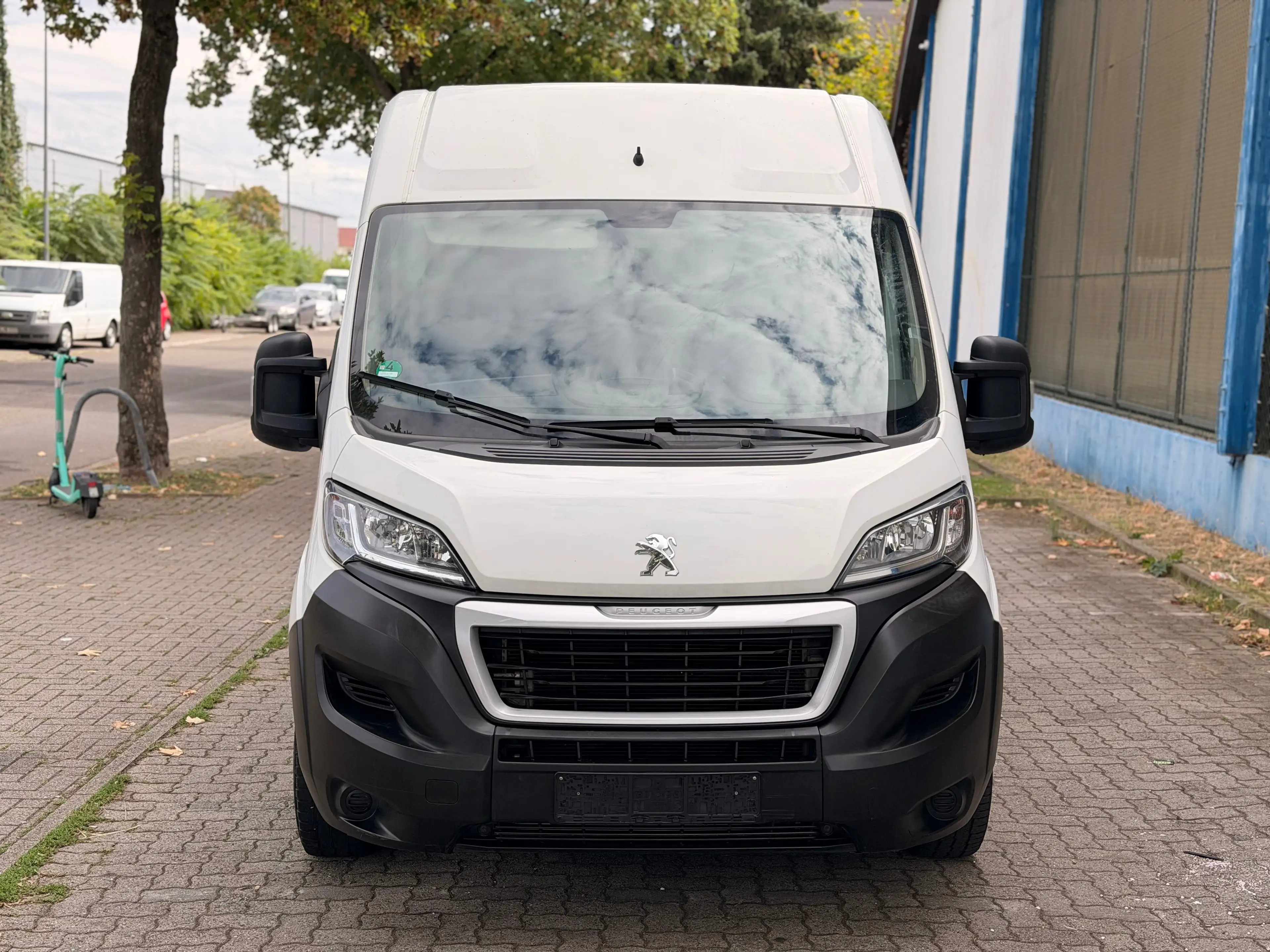 Peugeot Boxer Cam/Navi/2S-Türen/333 L2H2 Premium BlueHDi 130 — photo 2