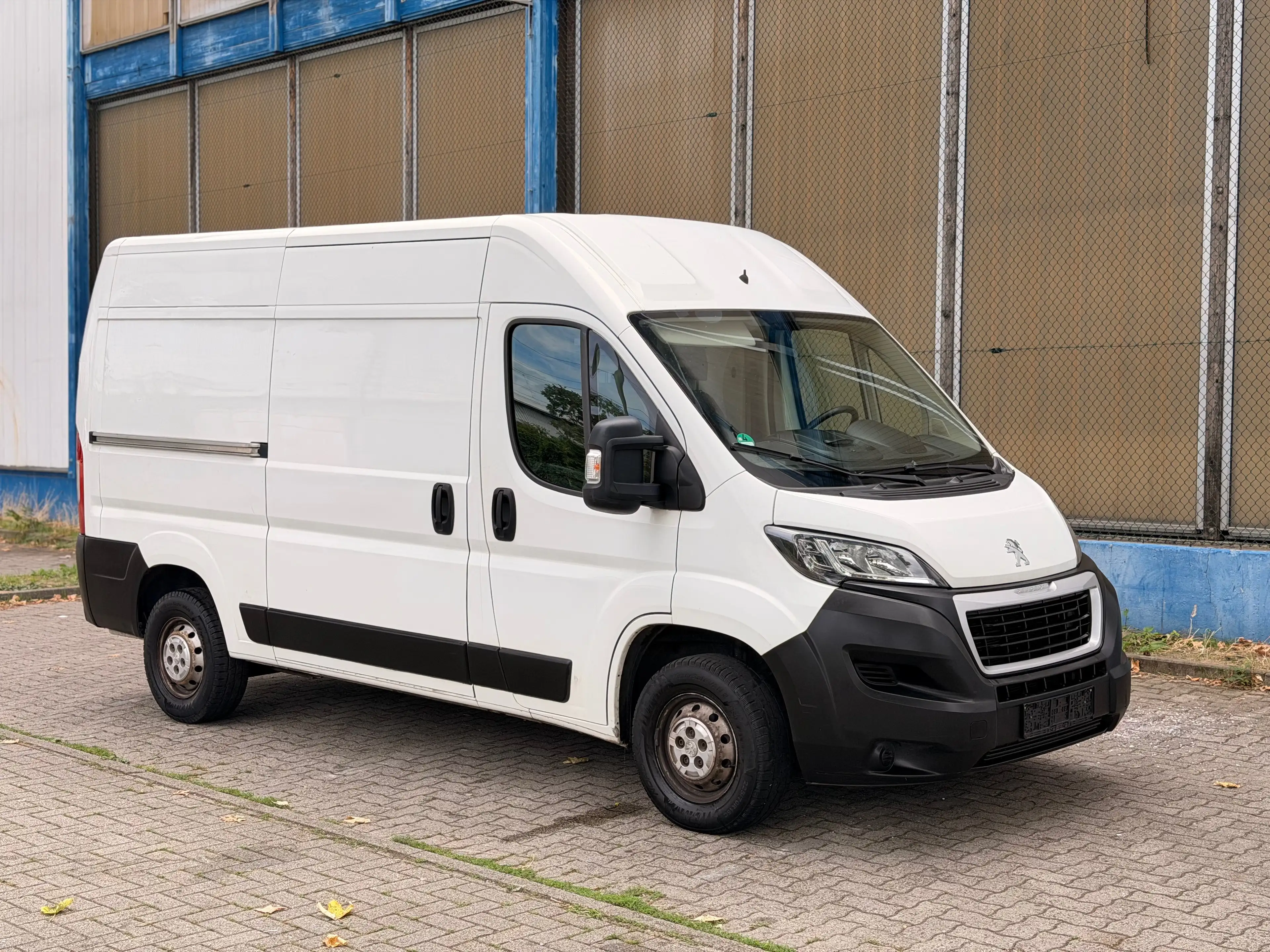 Peugeot Boxer Cam/Navi/2S-Türen/333 L2H2 Premium BlueHDi 130 — photo 3
