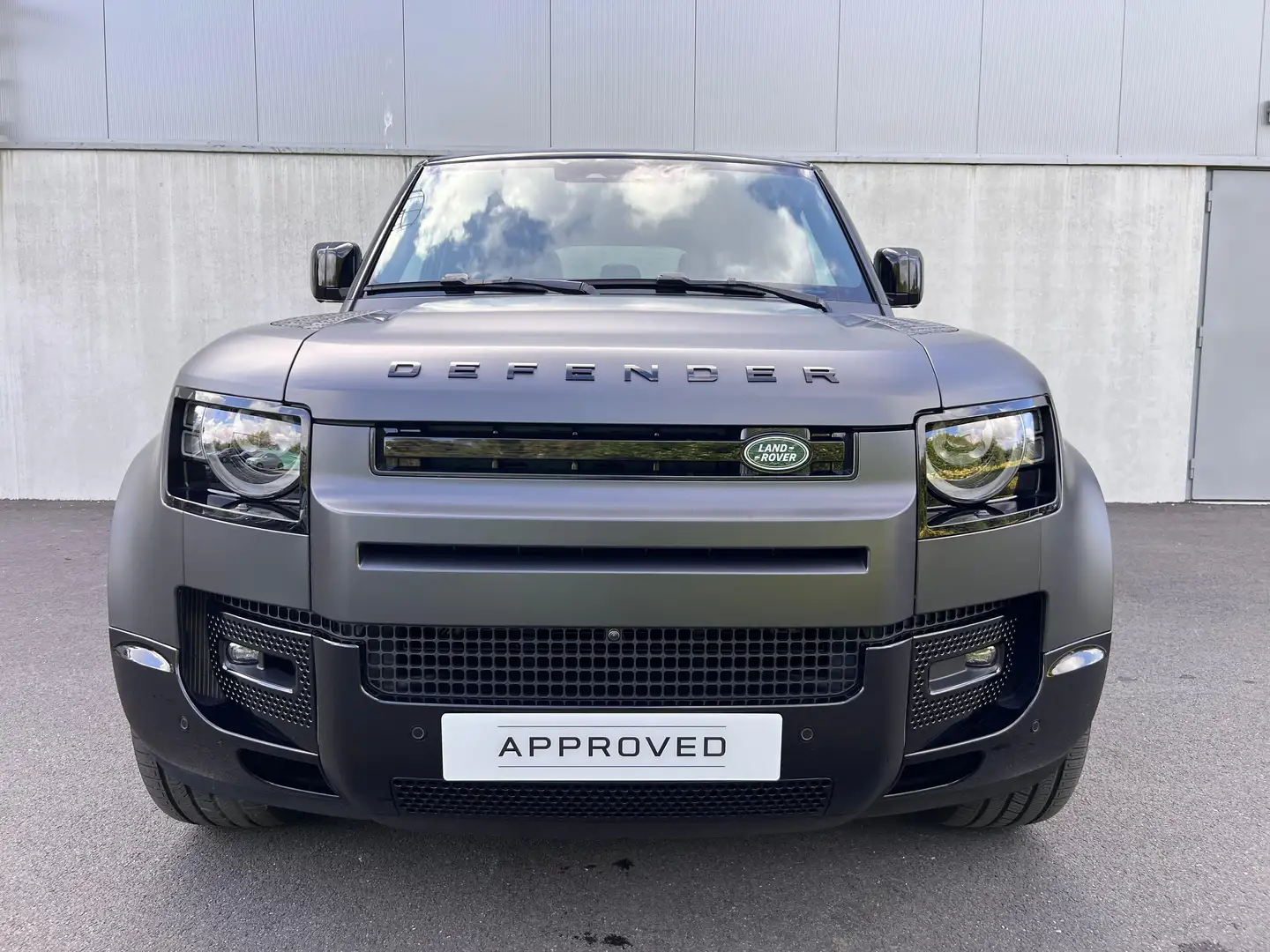 Land Rover Defender P300E X-DYNAMIC HSE Zwart - 2