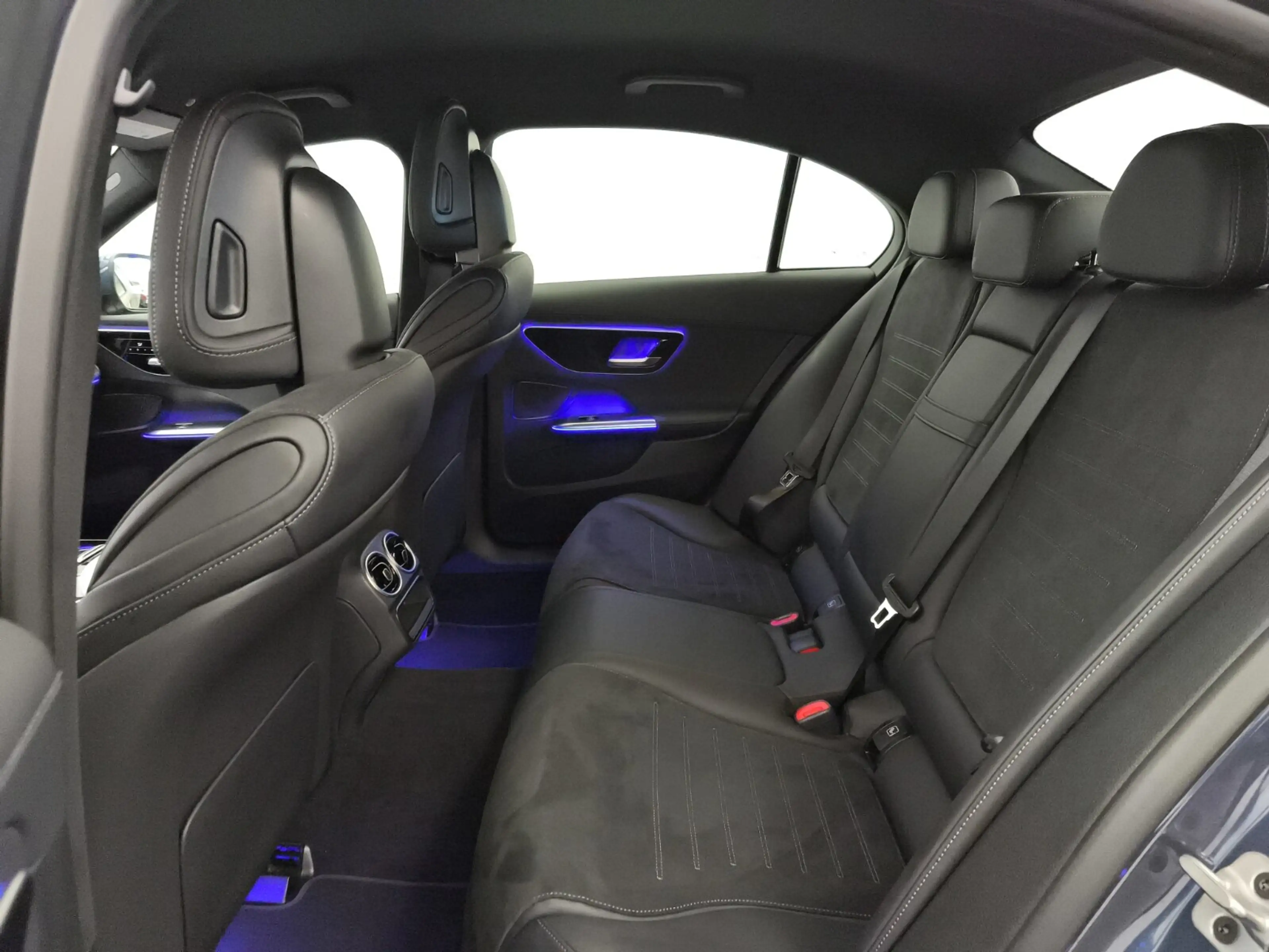 Mercedes-Benz C 300 C 300 de 4M AMG Line Premium 360Cam DigiLight Navi — photo 13