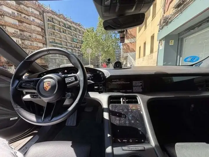 Porsche Taycan 2022, foto 11