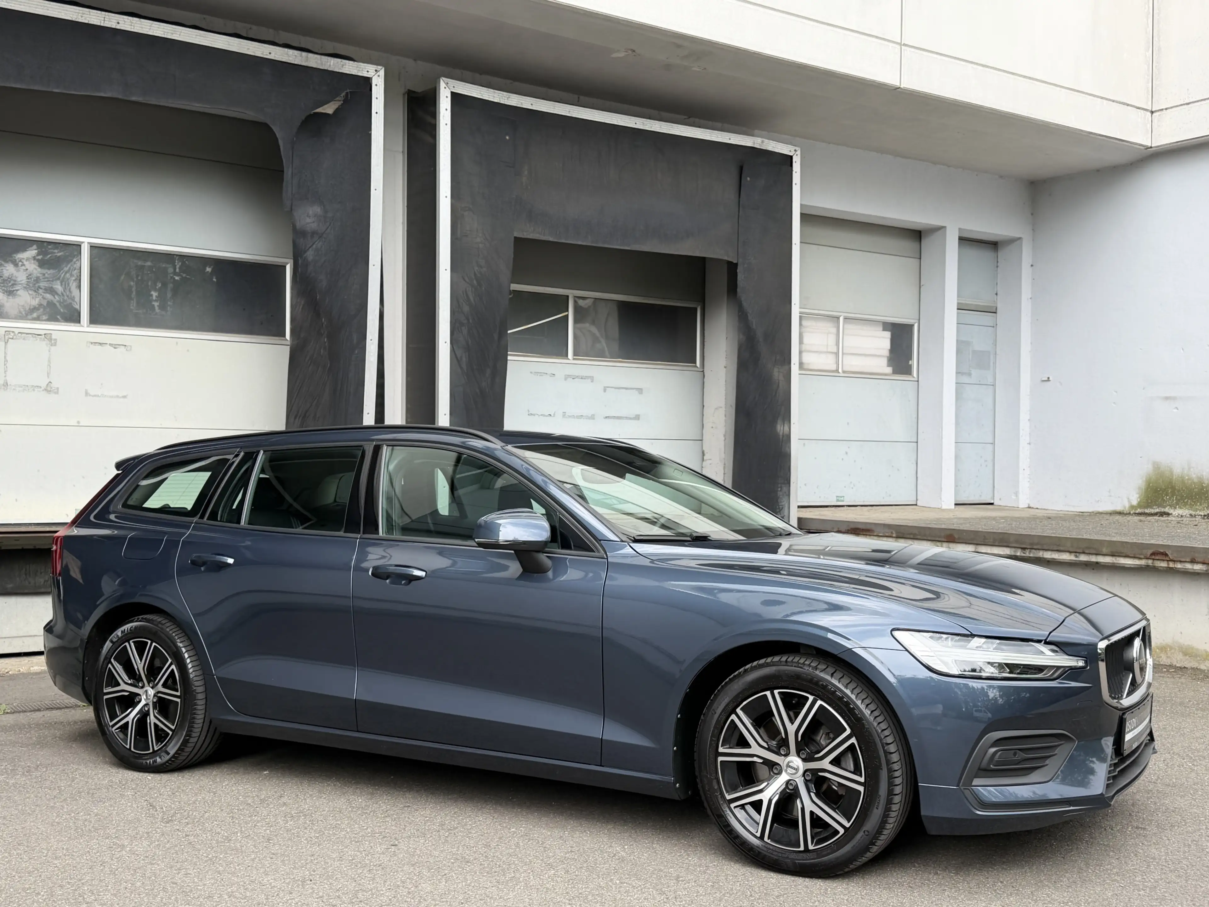 Volvo V60 Essential LED Virtual-Cockpit Rü-Kamera — photo 8