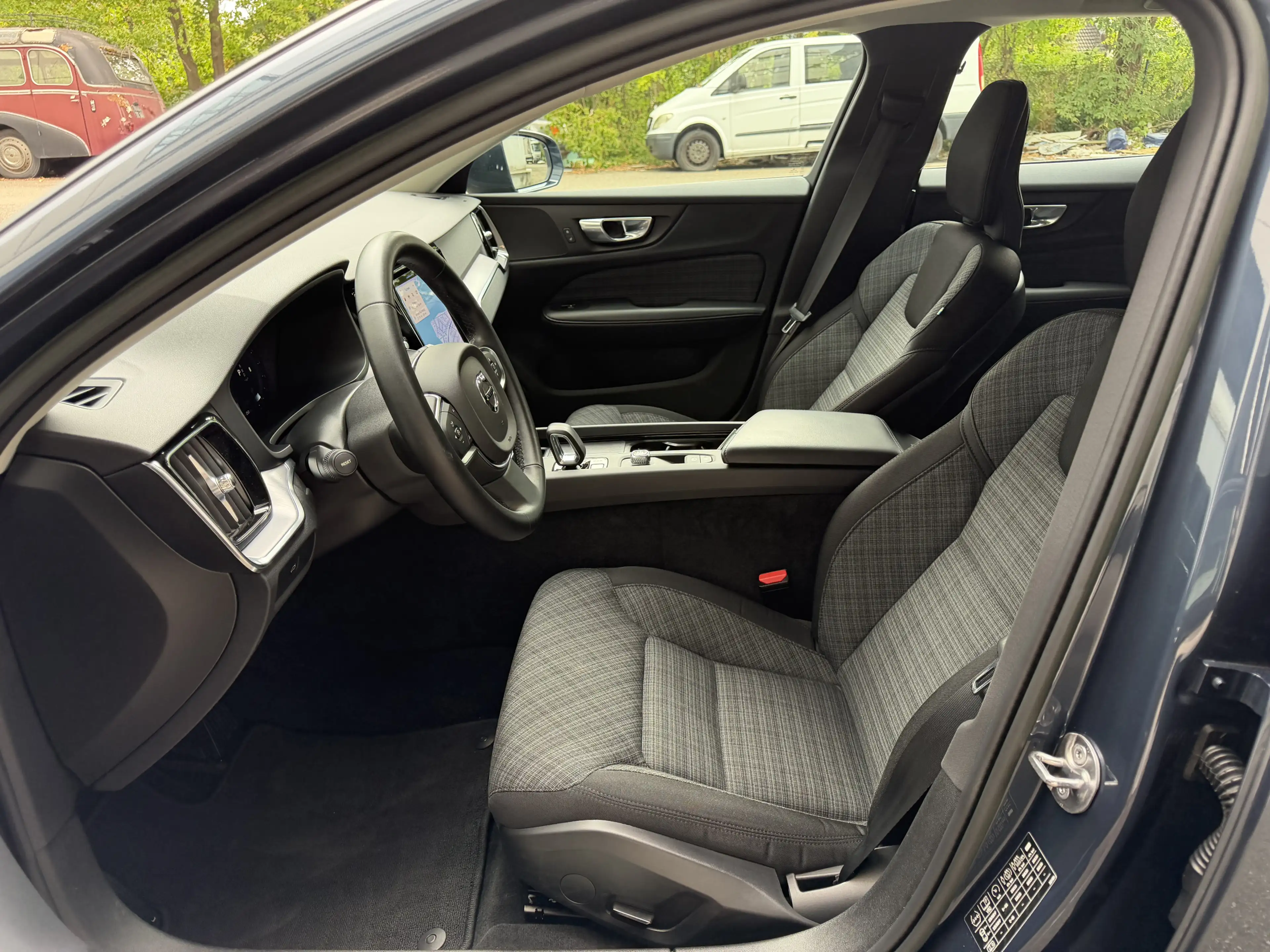 Volvo V60 Essential LED Virtual-Cockpit Rü-Kamera — photo 13