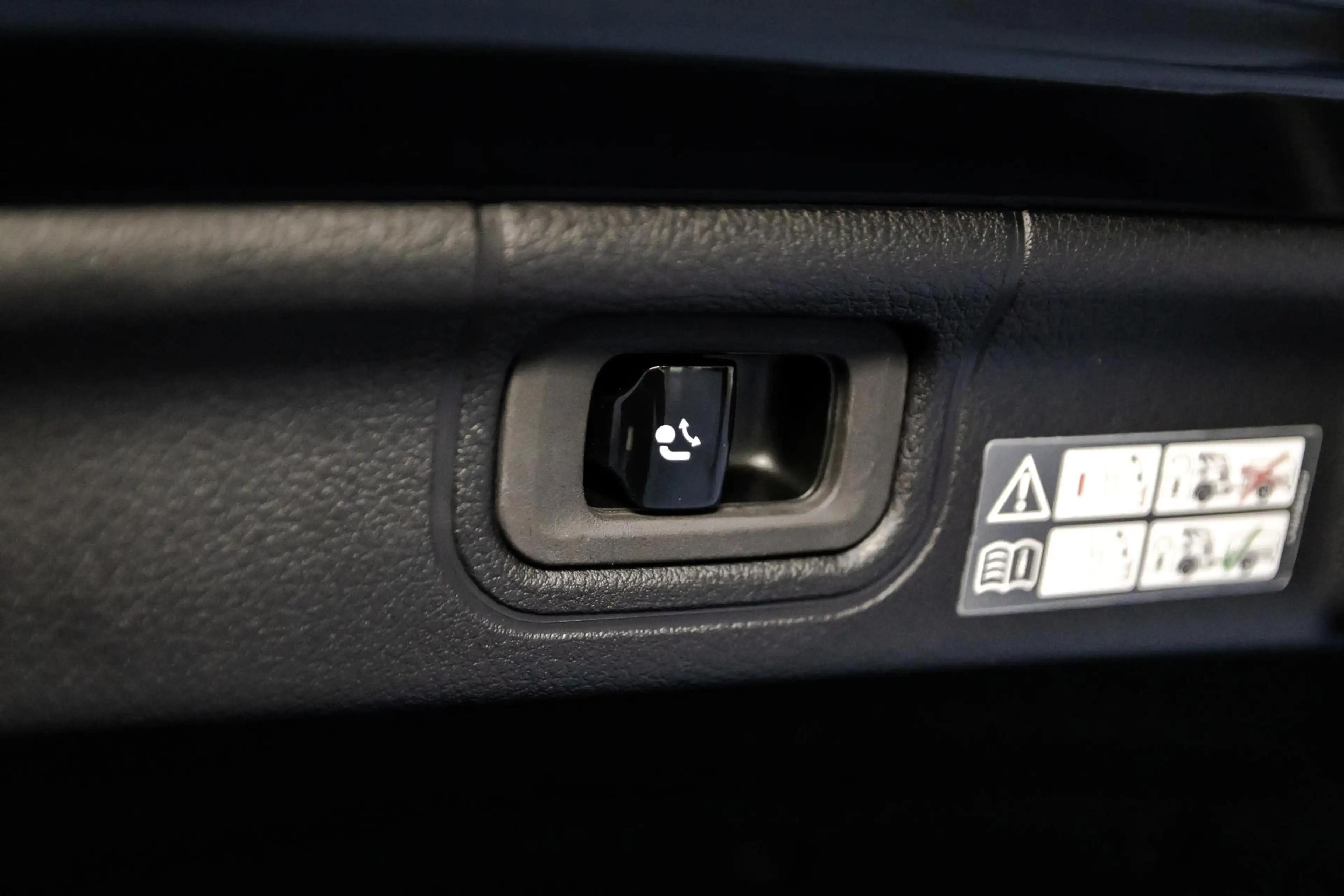 Mercedes-Benz C 400 e 4MATIC AMG Line ETREKHAAK/PANO/19INCHBREEDSET/AM — photo 11