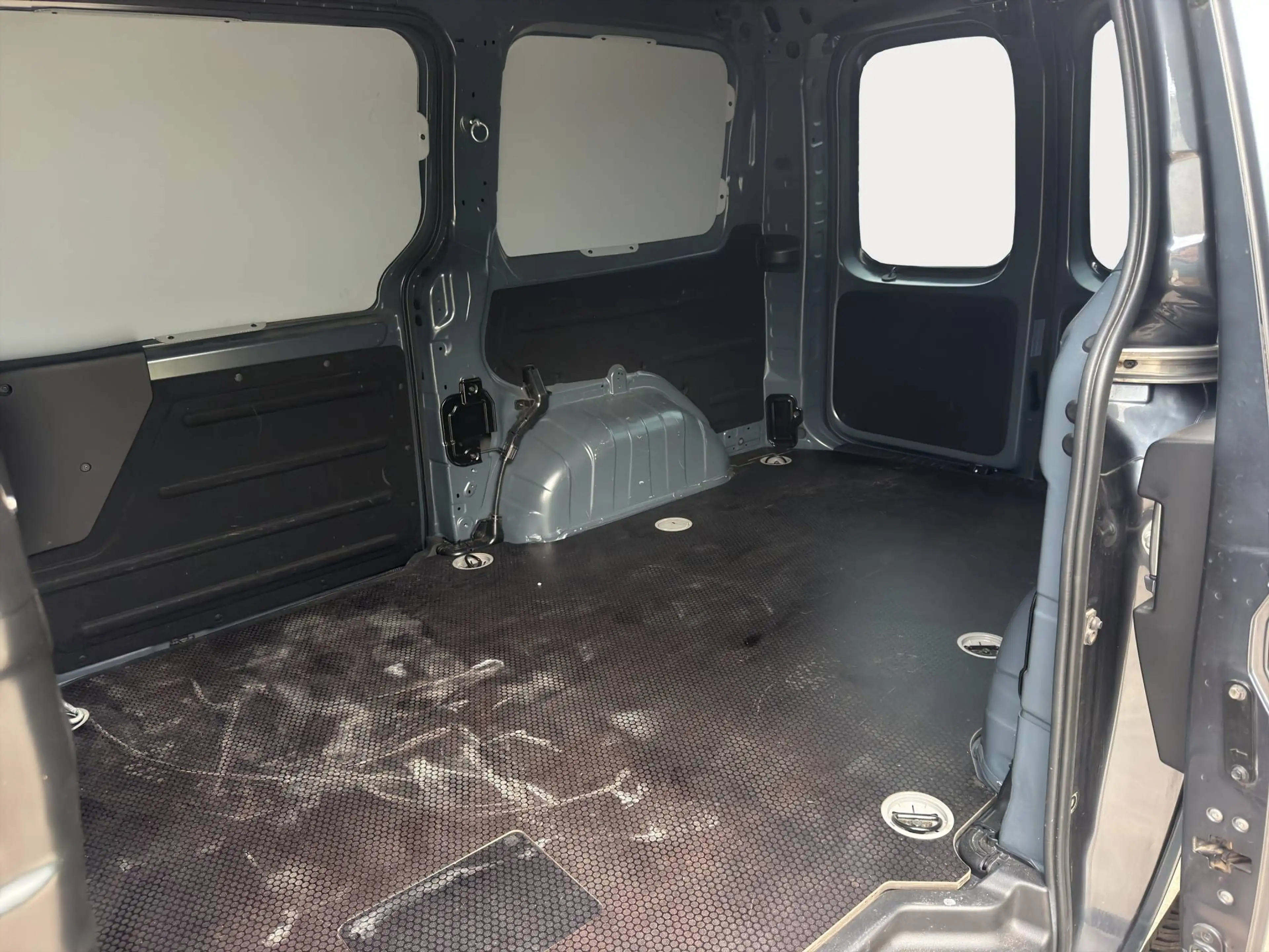 Hyundai STARIA 2.2 CRDi Techno — photo 13