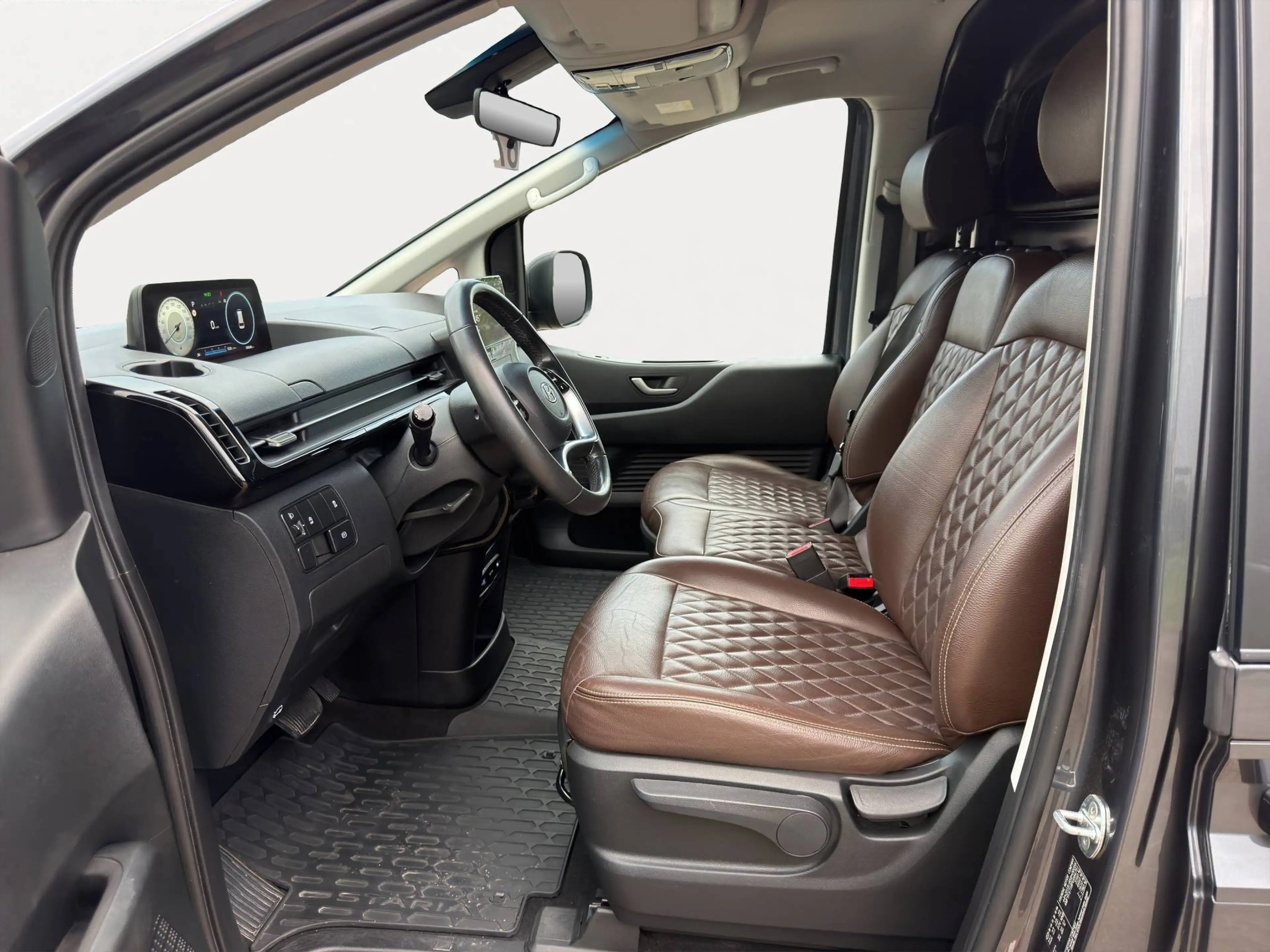Hyundai STARIA 2.2 CRDi Techno — photo 9