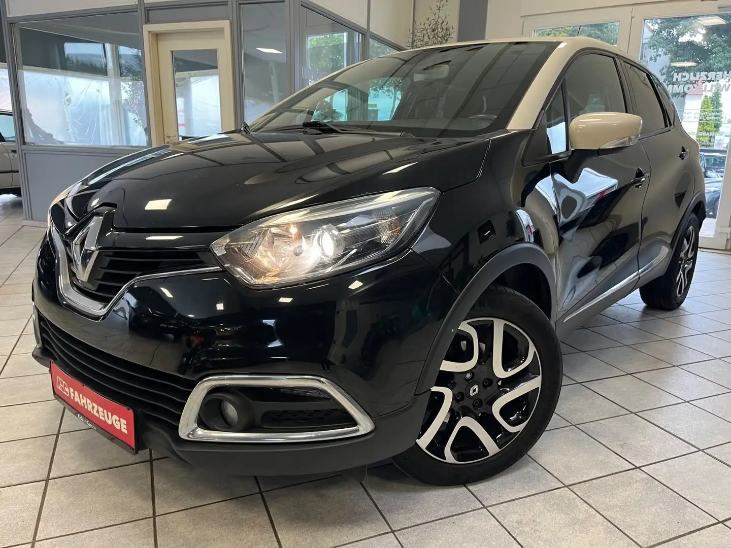 Renault Captur 1.2 TCe Luxe Automatik / TÜV & Insp.NEU - 1