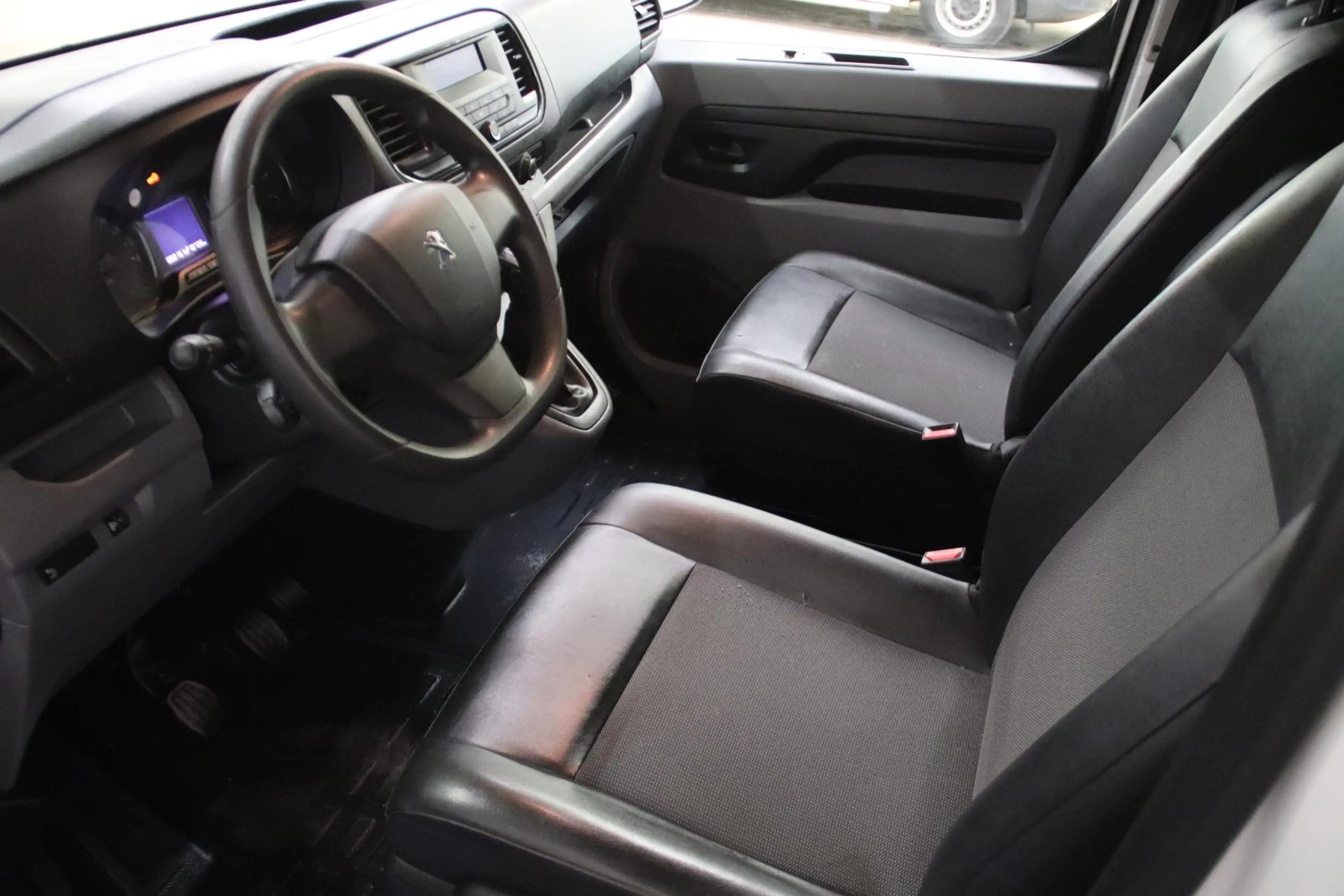 Peugeot Expert 1.6 BlueHDI AIRCO PDC — photo 8