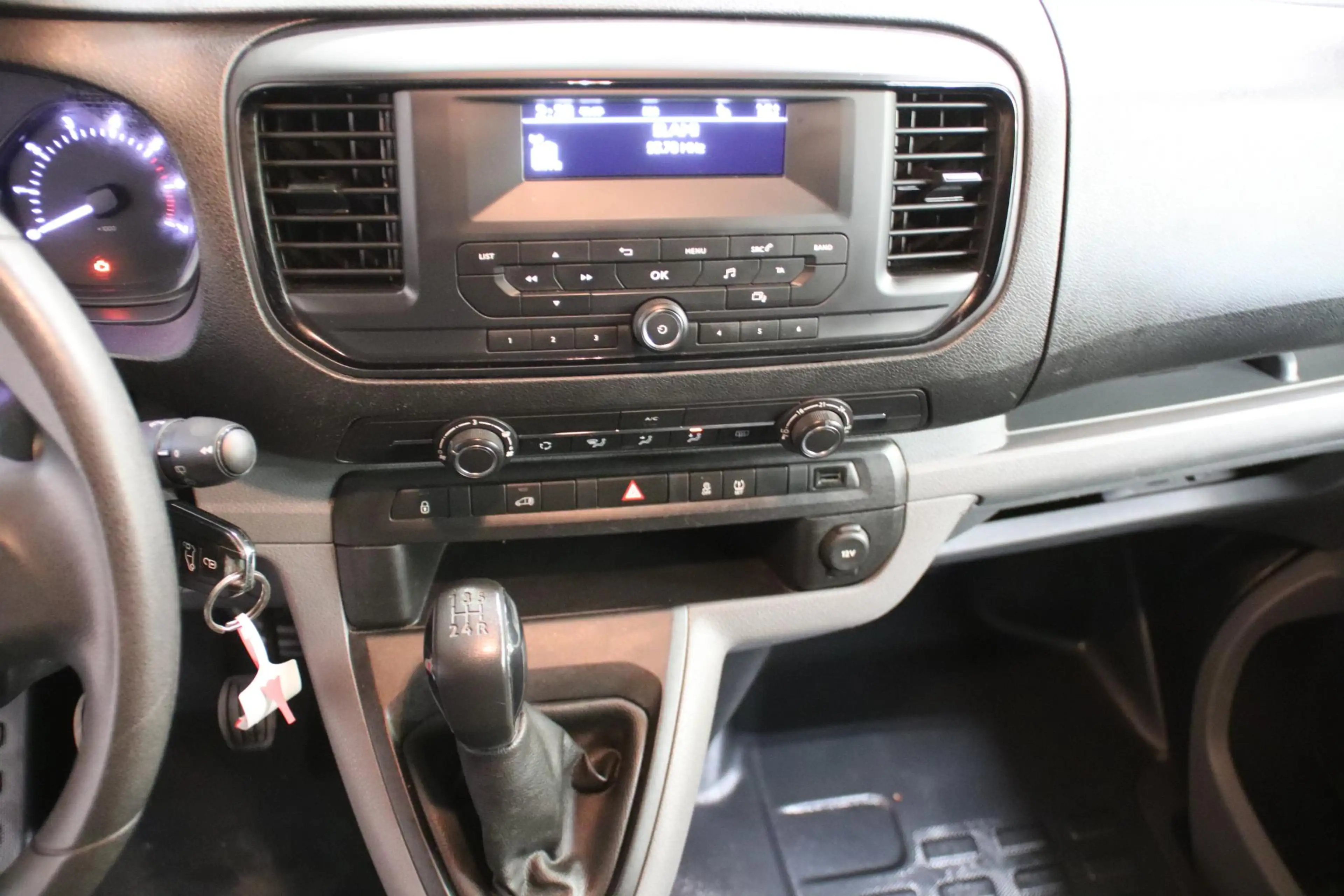 Peugeot Expert 1.6 BlueHDI AIRCO PDC — photo 10