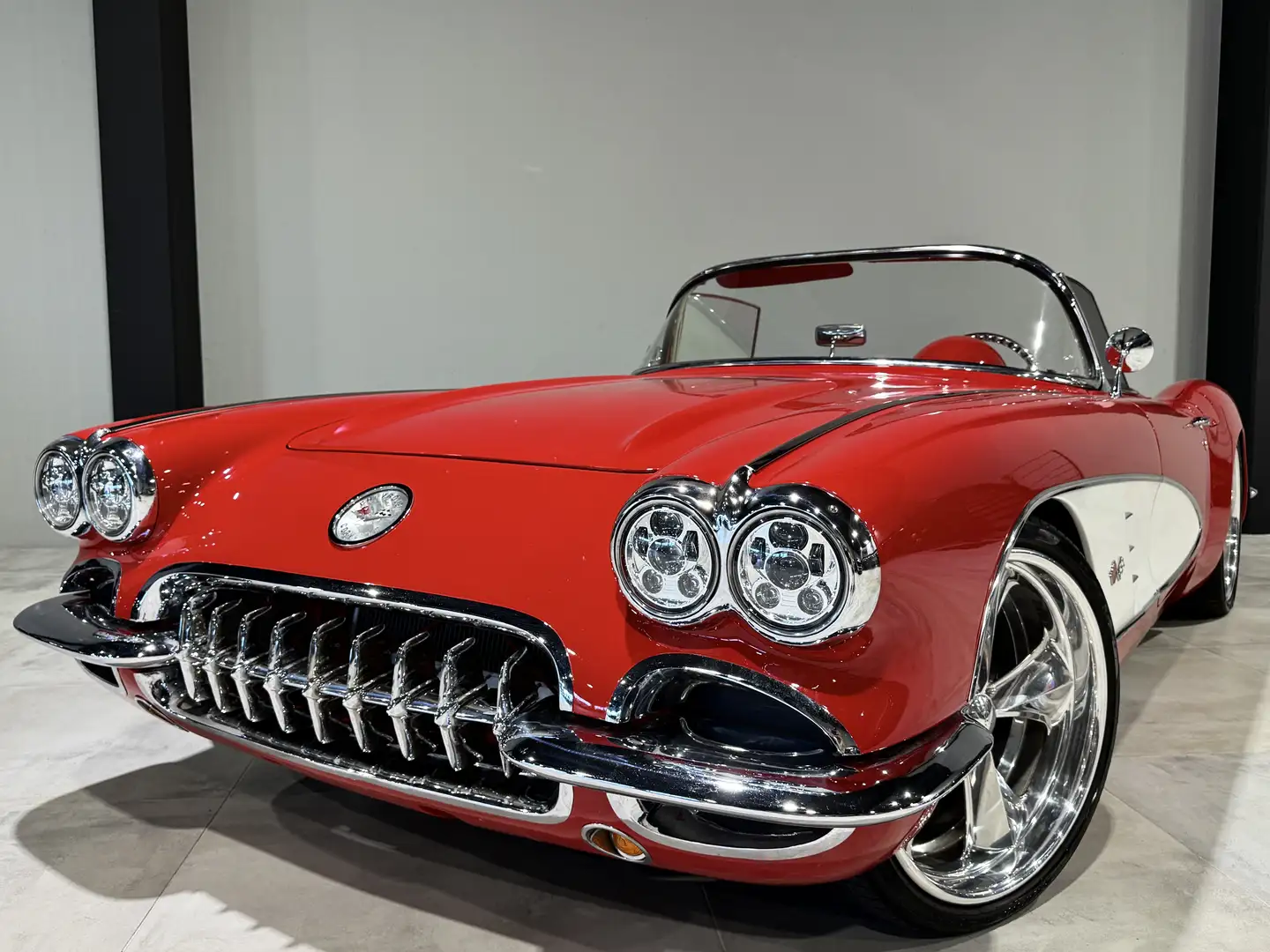 Corvette C1 4.7i V8 Fully Restored + Hardtop Roşu - 1