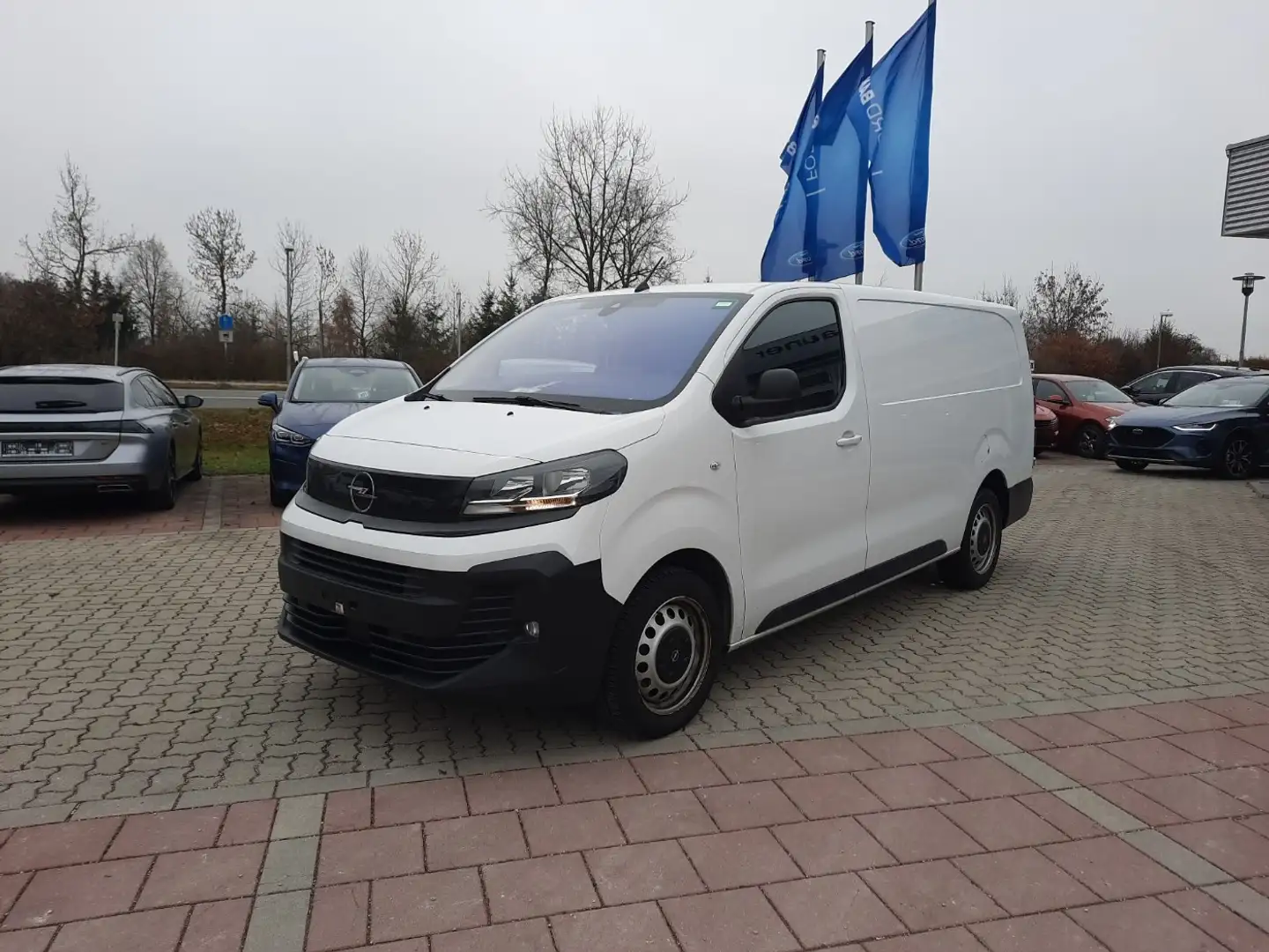 Opel Vivaro Kasten Edition L3 Navi DAB 177PS Weiß - 2