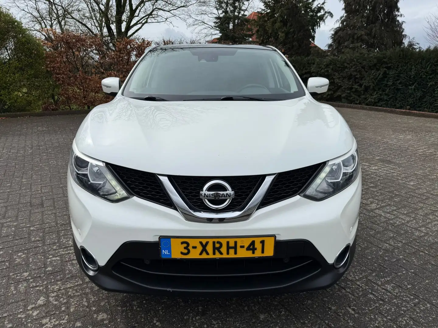 Nissan Qashqai 1.2 Premier Edition Pano/Navi/360/Trekhaak Weiß - 2