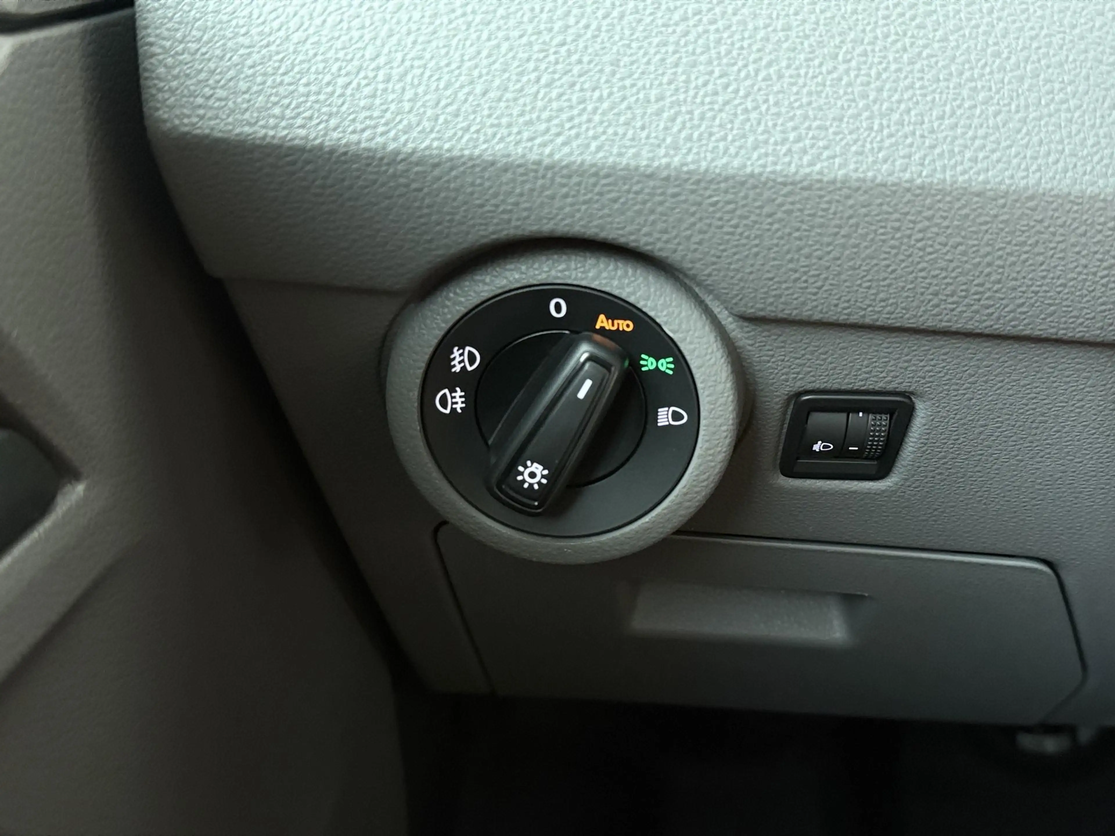 Volkswagen T6.1 Transporter 2.0 TDI L2H1 30 DC Highline | 150 PK | Automaat | — photo 8