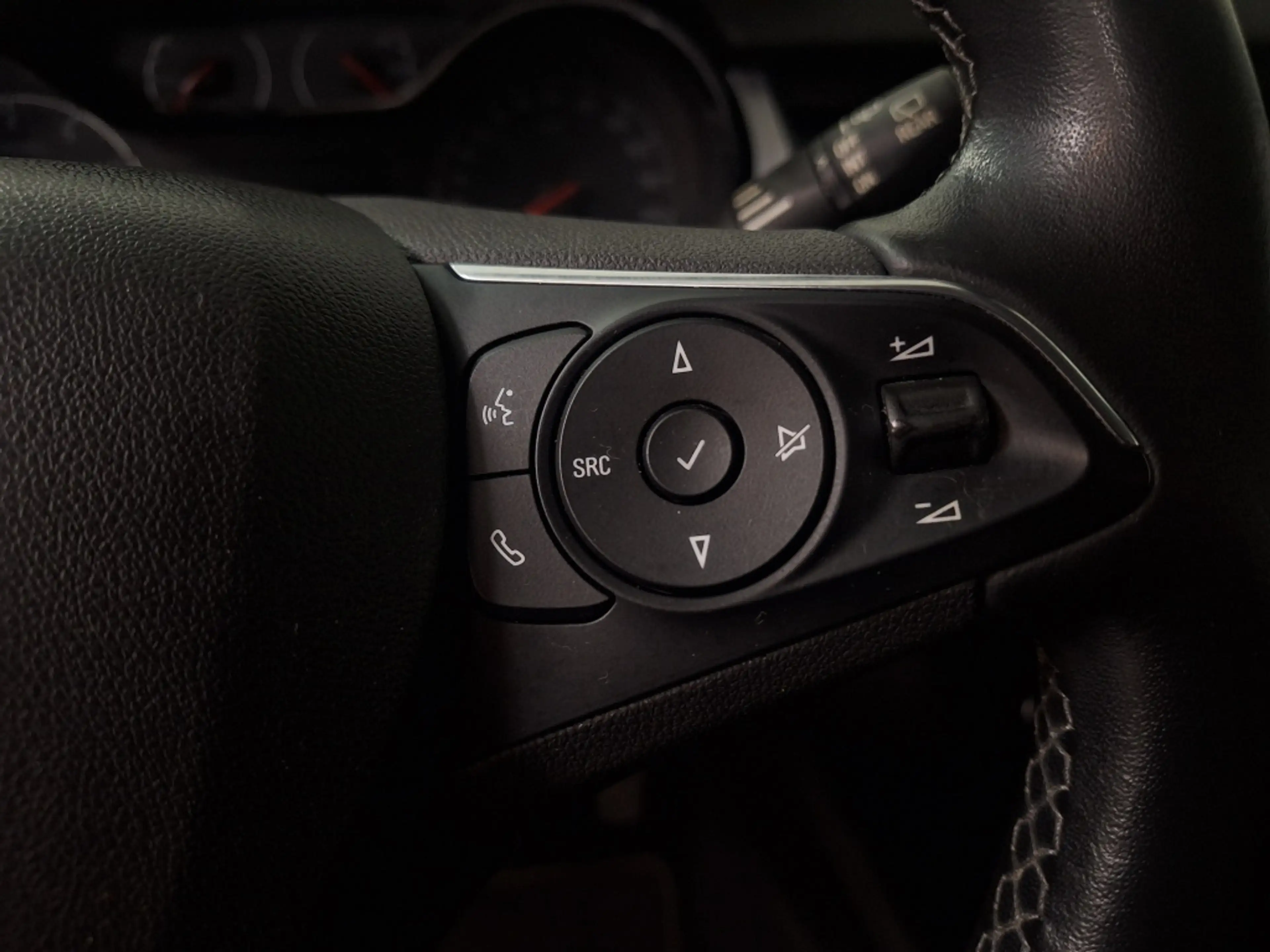 Opel Crossland X 1.2 T. Online Ed. — photo 11