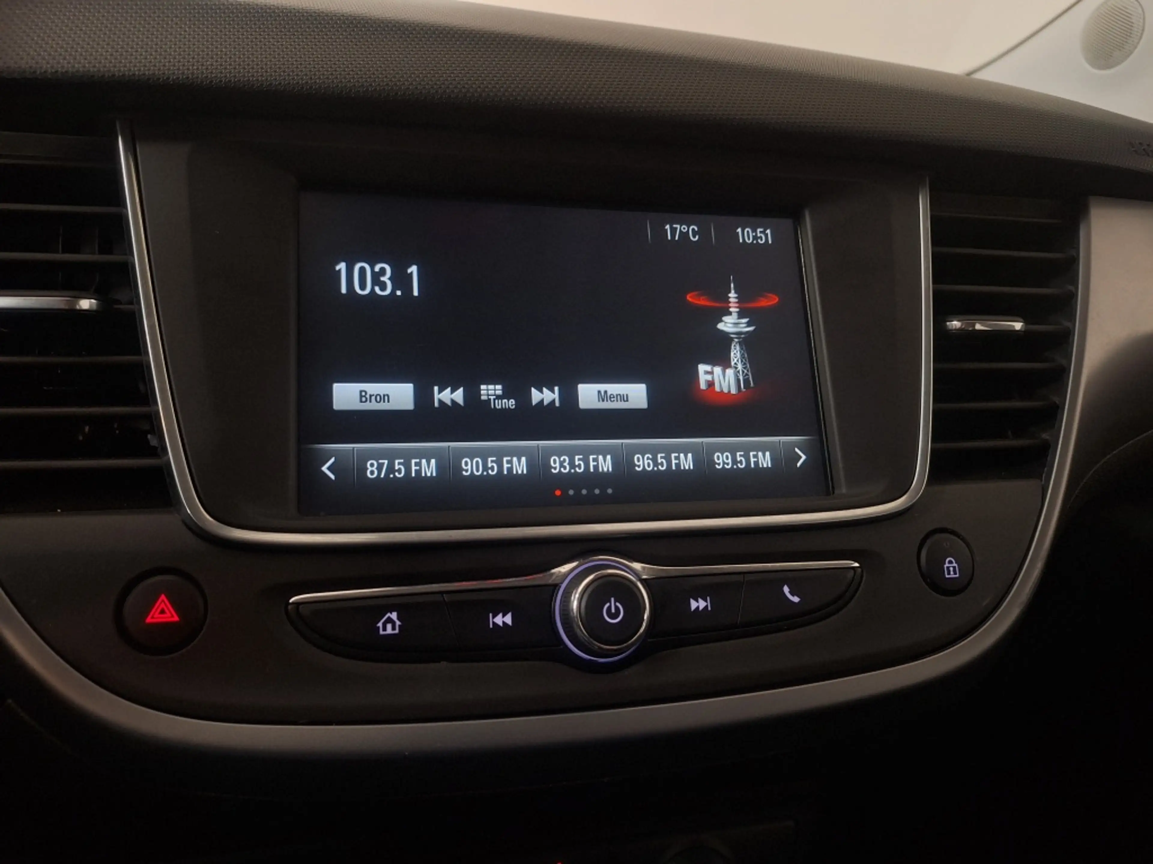 Opel Crossland X 1.2 T. Online Ed. — photo 14
