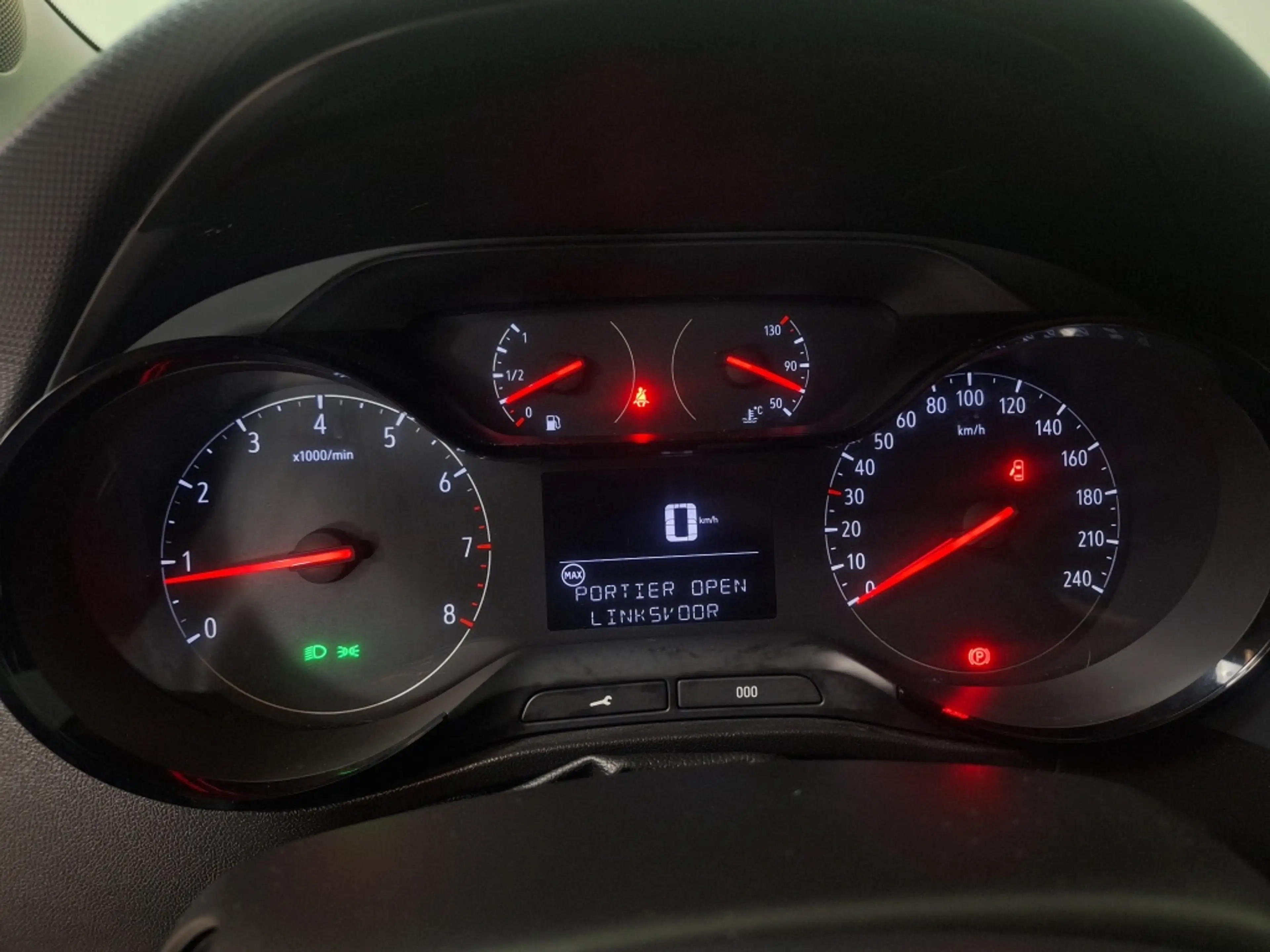 Opel Crossland X 1.2 T. Online Ed. — photo 12