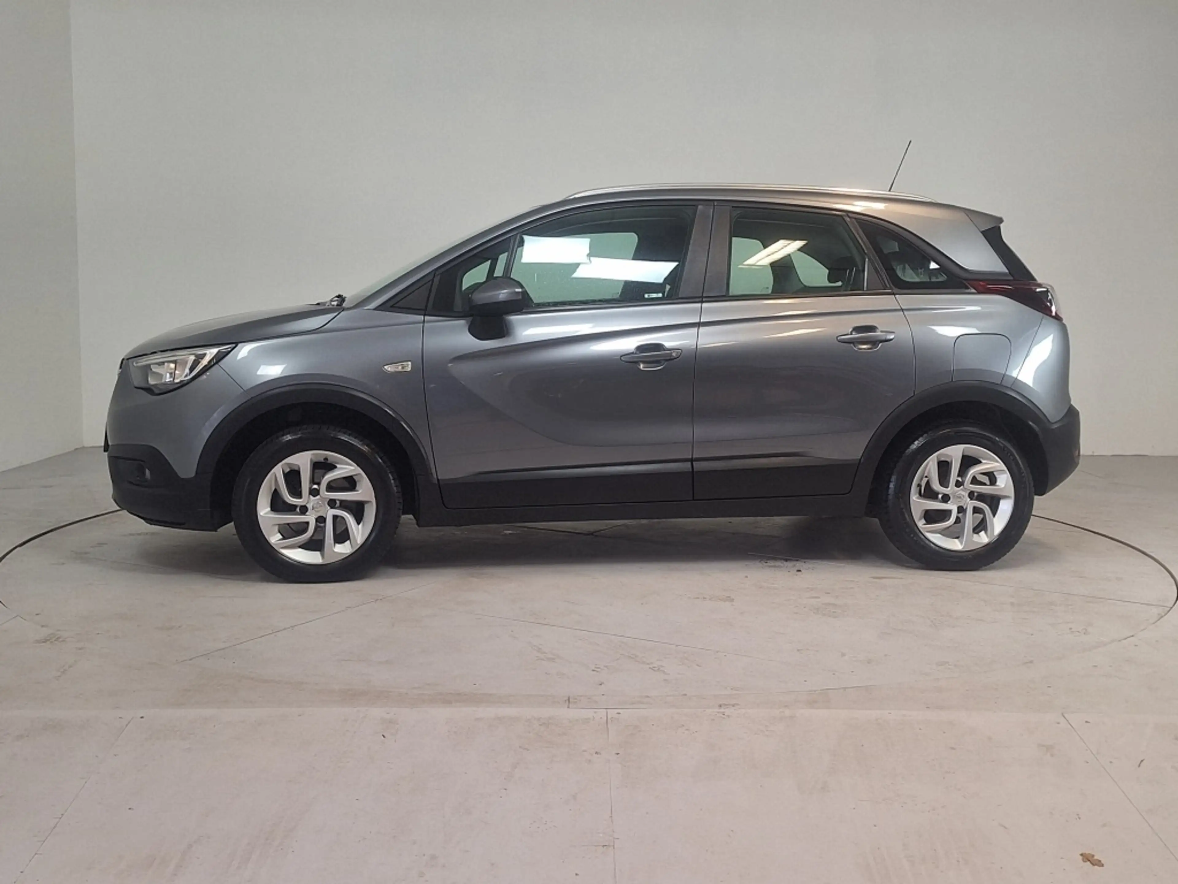 Opel Crossland X 1.2 T. Online Ed. — photo 2