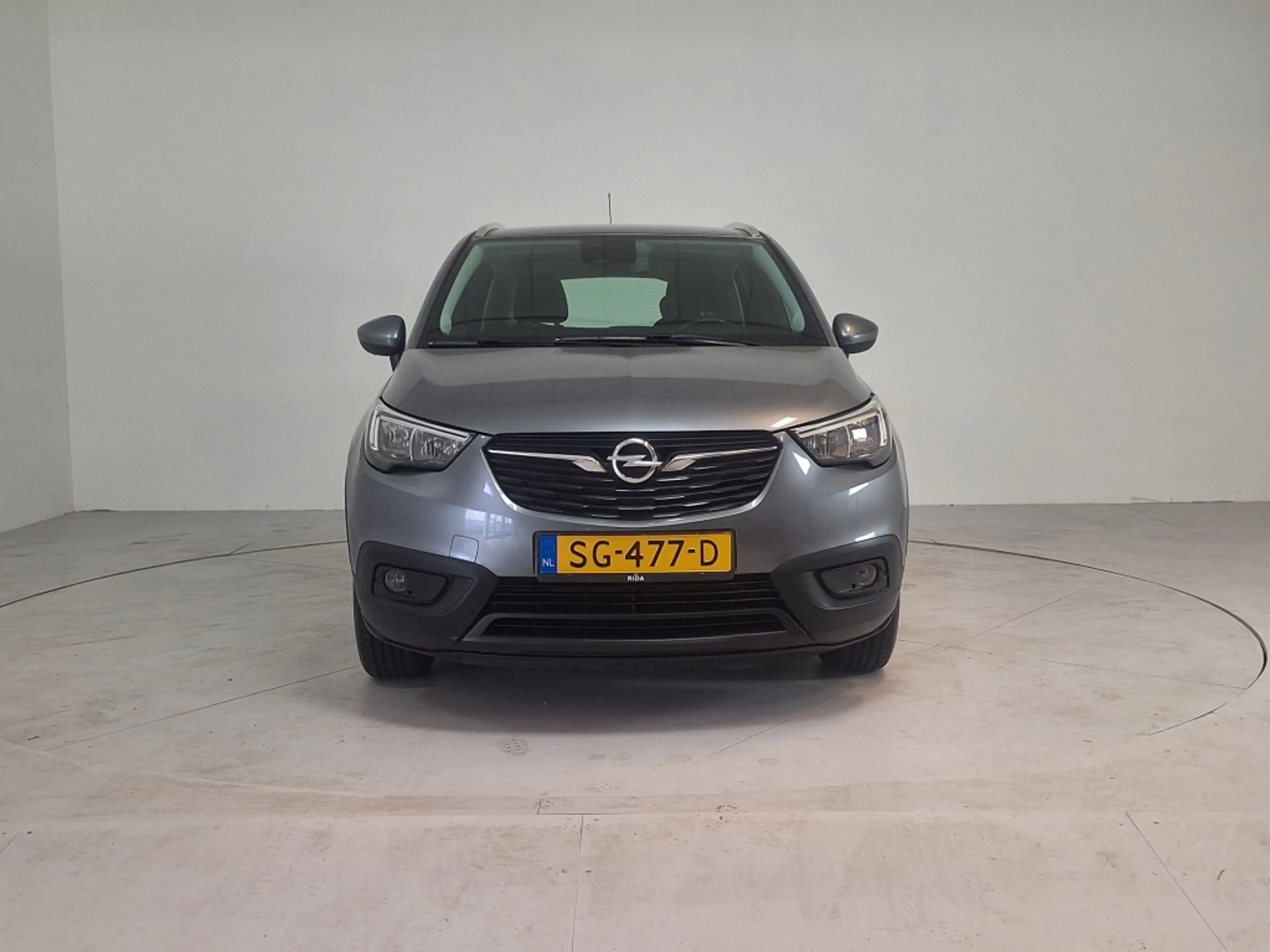Opel Crossland X 1.2 T. Online Ed. — photo 3