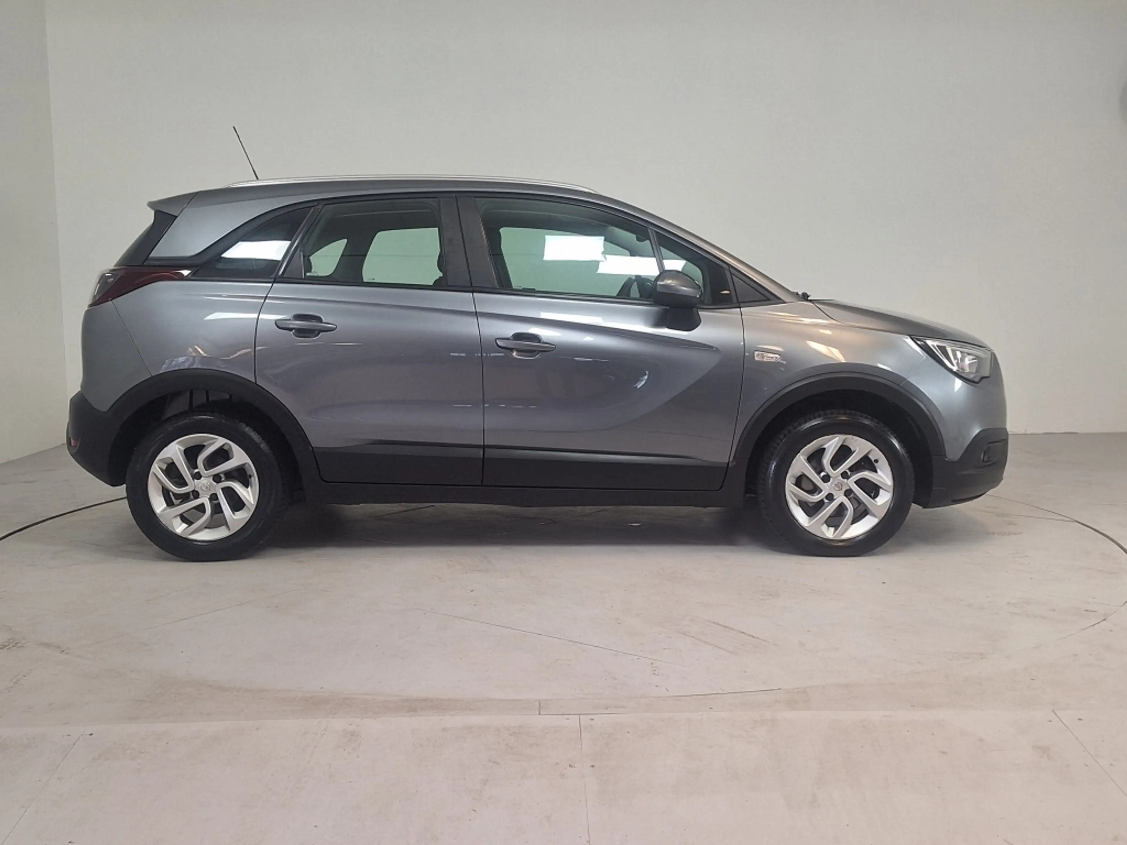 Opel Crossland X 1.2 T. Online Ed. — photo 4