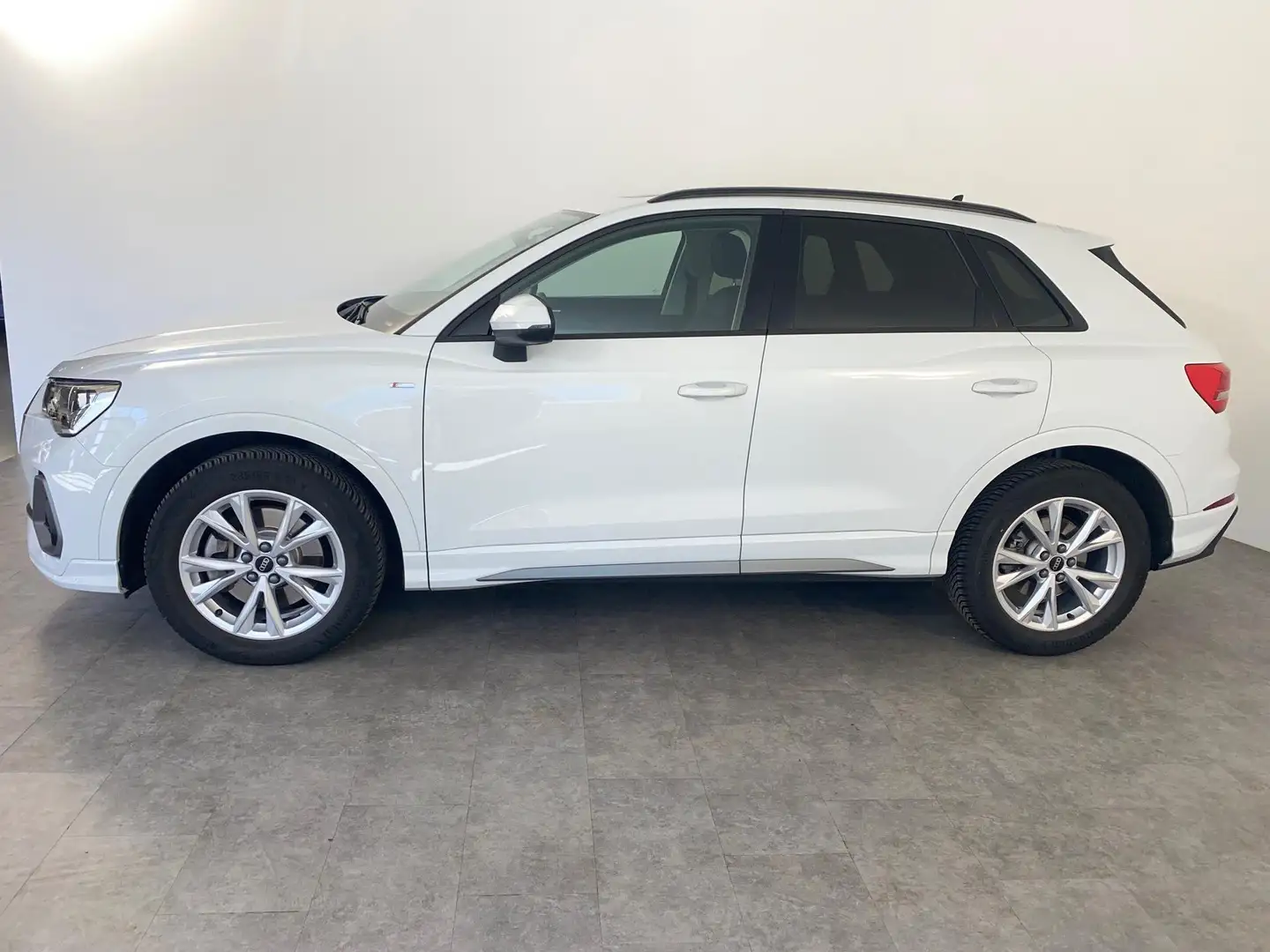 Audi Q3 40 2.0 TFSI quattro S Line PANORAMA*LED*NAVI 14... Weiß - 2