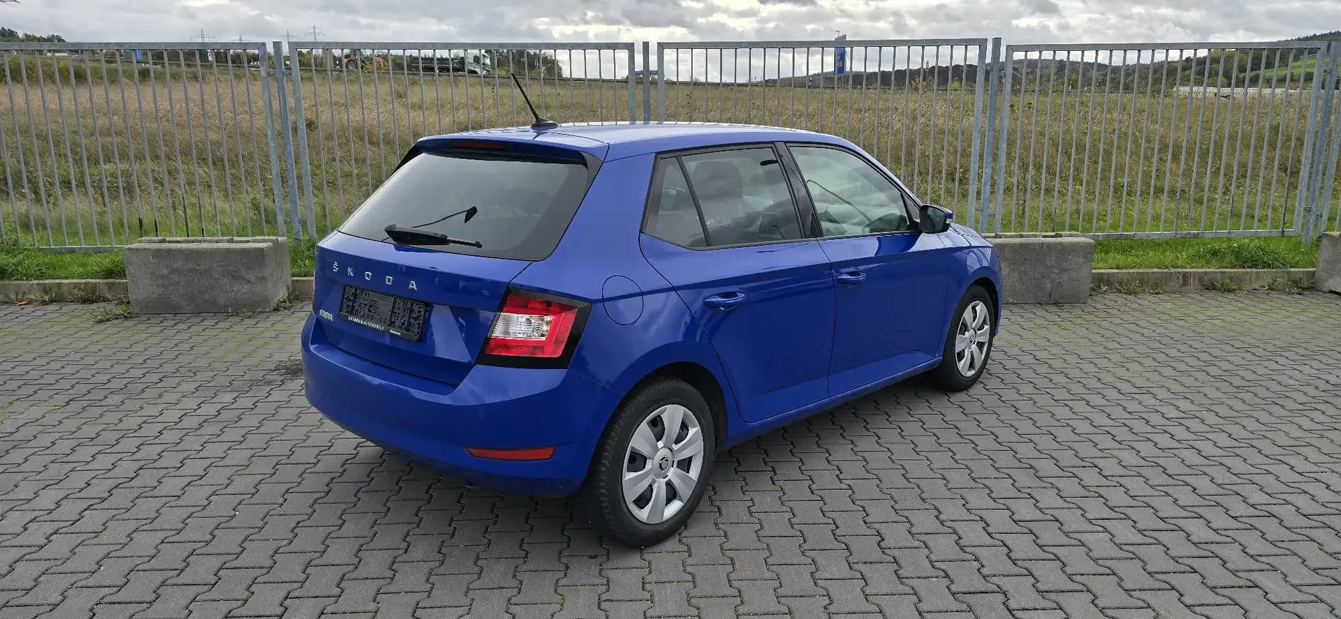 Skoda Fabia 1.0 TSI Ambition Navi Klimaa. Temp DAB PDC Bleu - 2