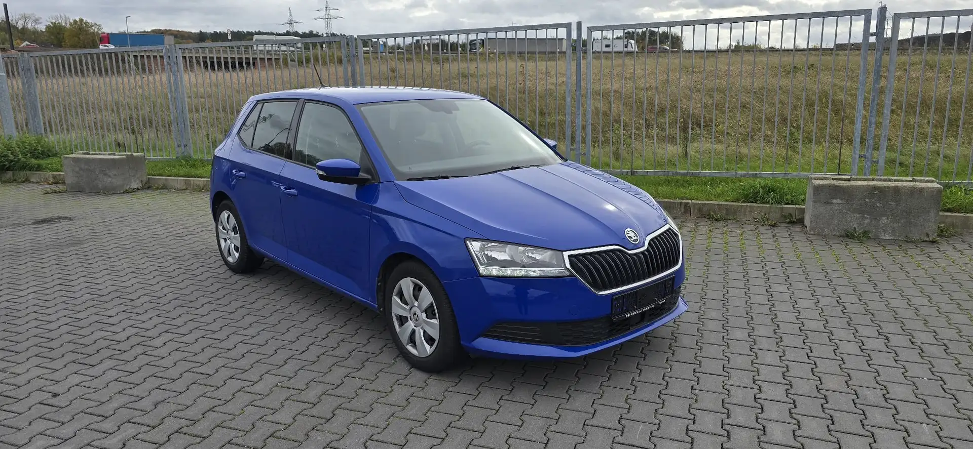 Skoda Fabia 1.0 TSI Ambition Navi Klimaa. Temp DAB PDC Bleu - 1