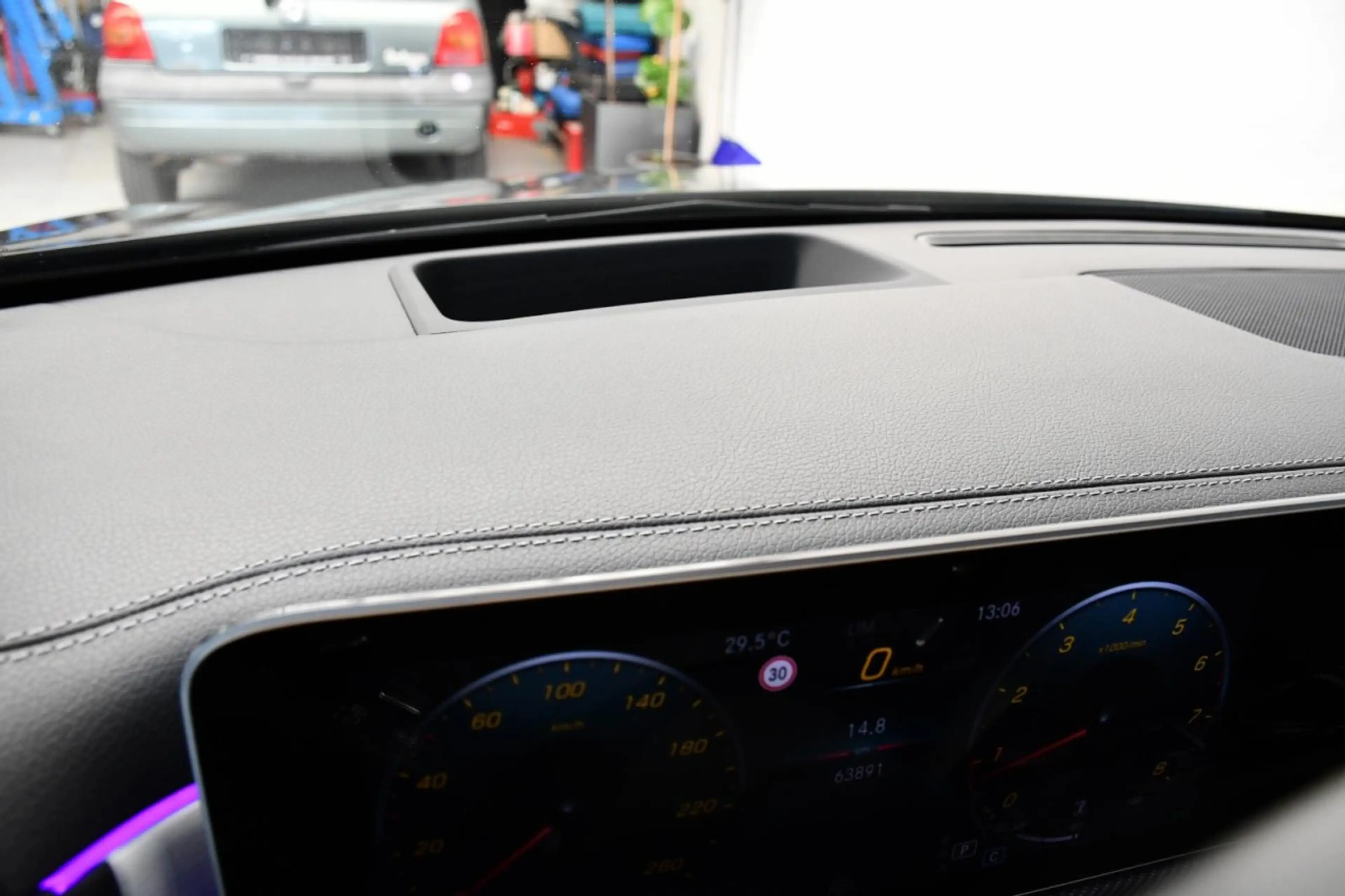 Mercedes-Benz A 250 AMG Limo. DiS*HuD*PAN*MEM*ST.HZ*BeLü*DASH* Klima — photo 12