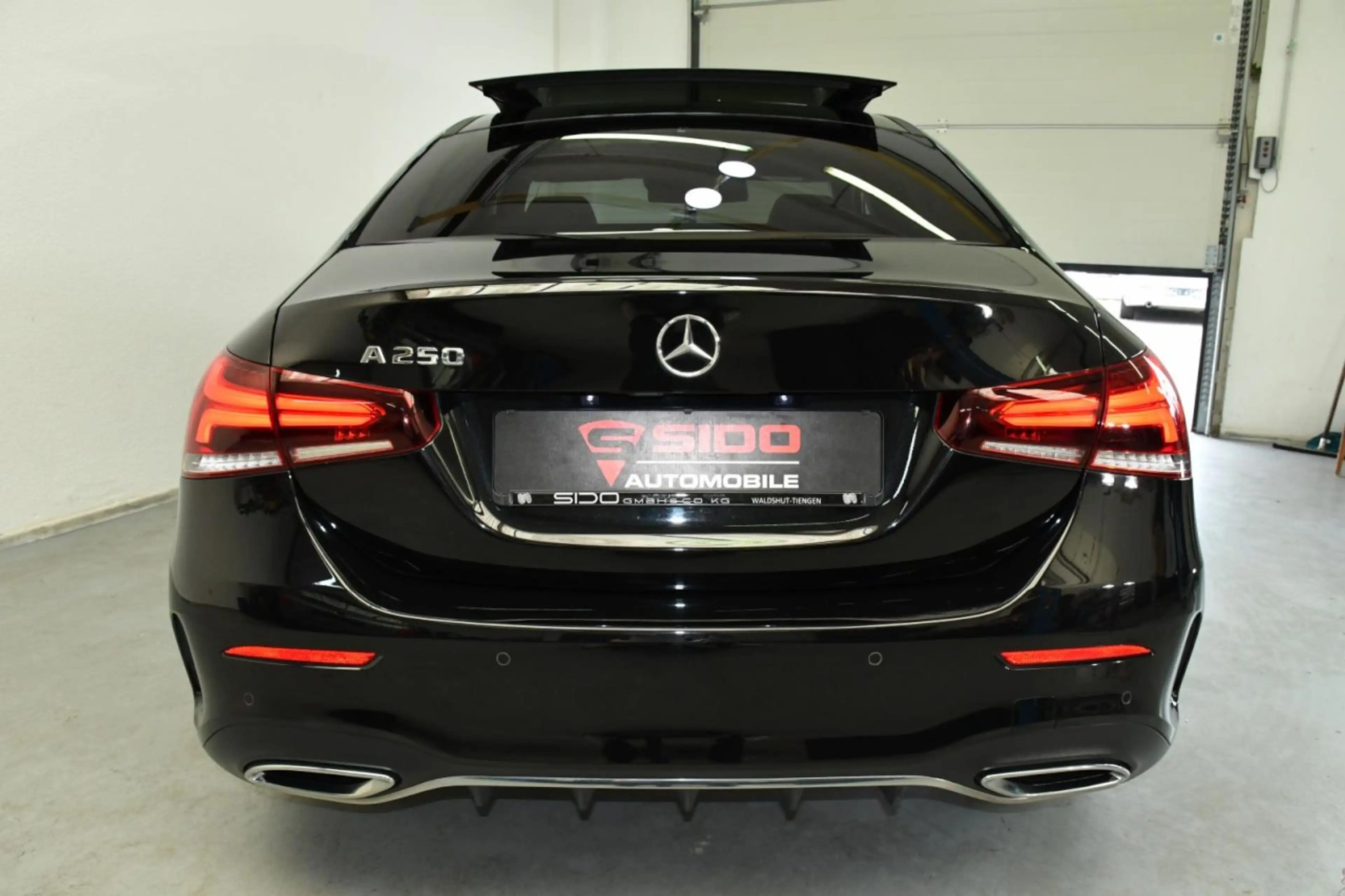Mercedes-Benz A 250 AMG Limo. DiS*HuD*PAN*MEM*ST.HZ*BeLü*DASH* Klima — photo 7