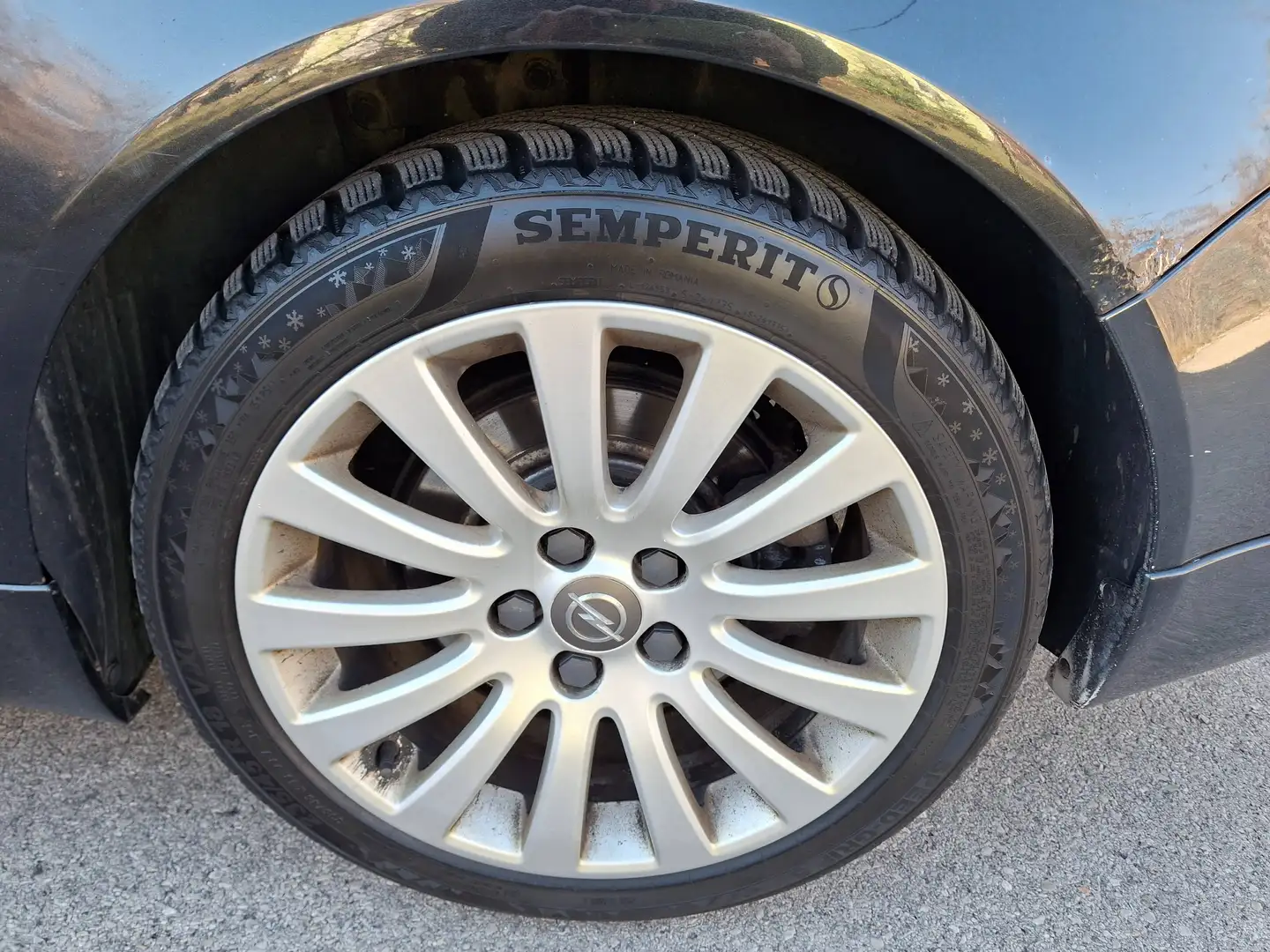 Opel Insignia Insignia ST 2,0 Edition CDTI DPF Allrad Aut. Edition Schwarz - 2