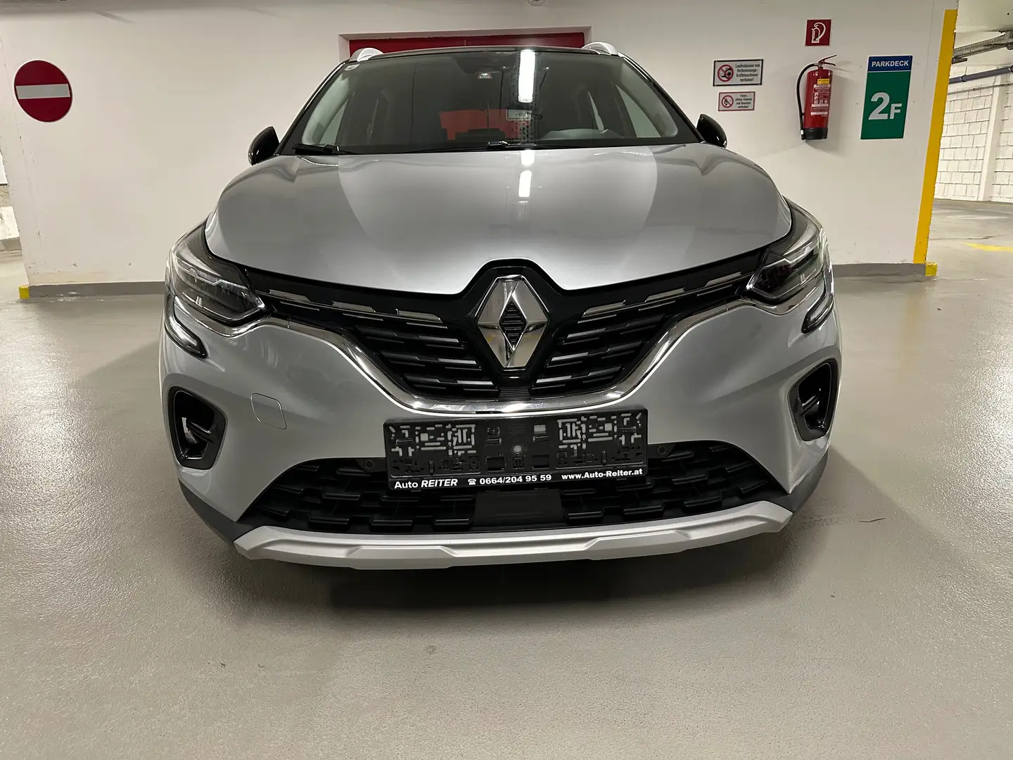 Renault Captur TCe 140 EDC PF Intens Silber - 2