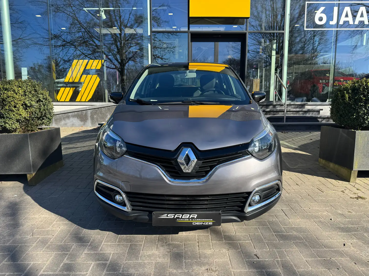 Renault Captur 1.2 TCe Zen EDC Grijs - 2