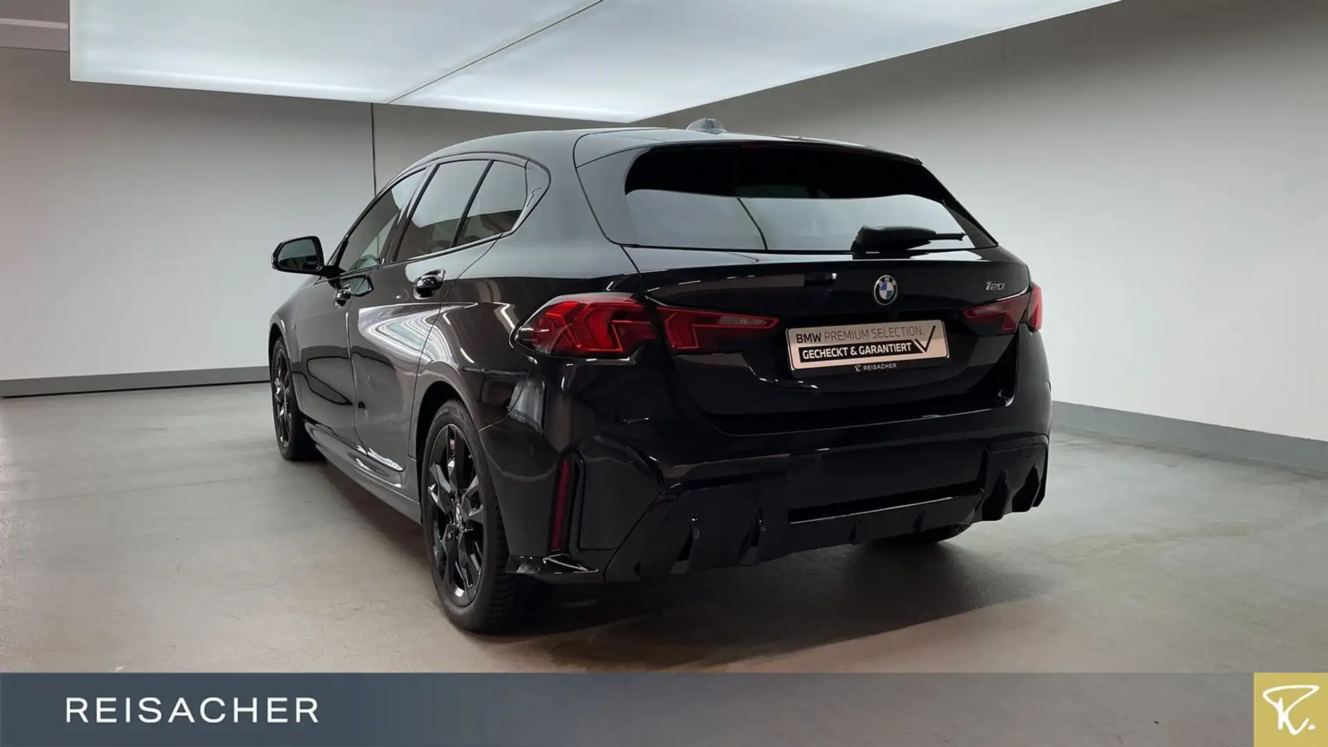 BMW 120 A M-Sport,AHK,el.Sitz+Mem ACC PA+ HUD Schwarz - 2