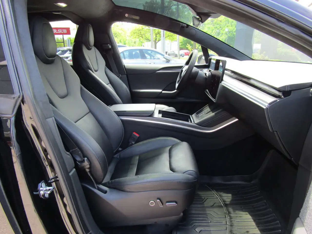 Tesla Model X photo Tesla Model X